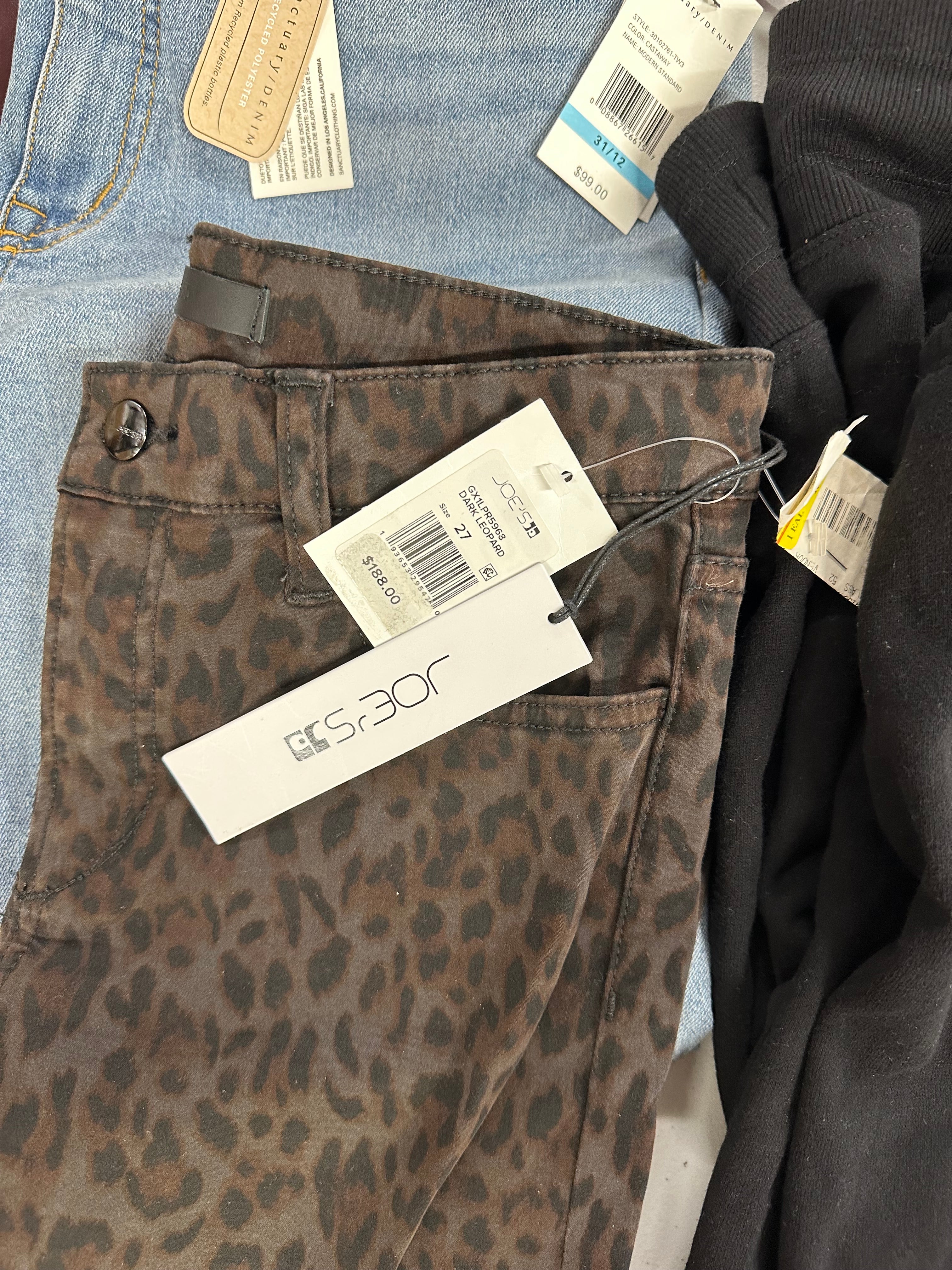 Women's Clothing Pants & Others, Wholesale Lot, JOE'S, UNDER ARMOUR, CALVIN KLEIN, SUNDRY, NIKE, KASPER, SAGE and more, 16 items, Shelf Pulls, MSRP $1,595