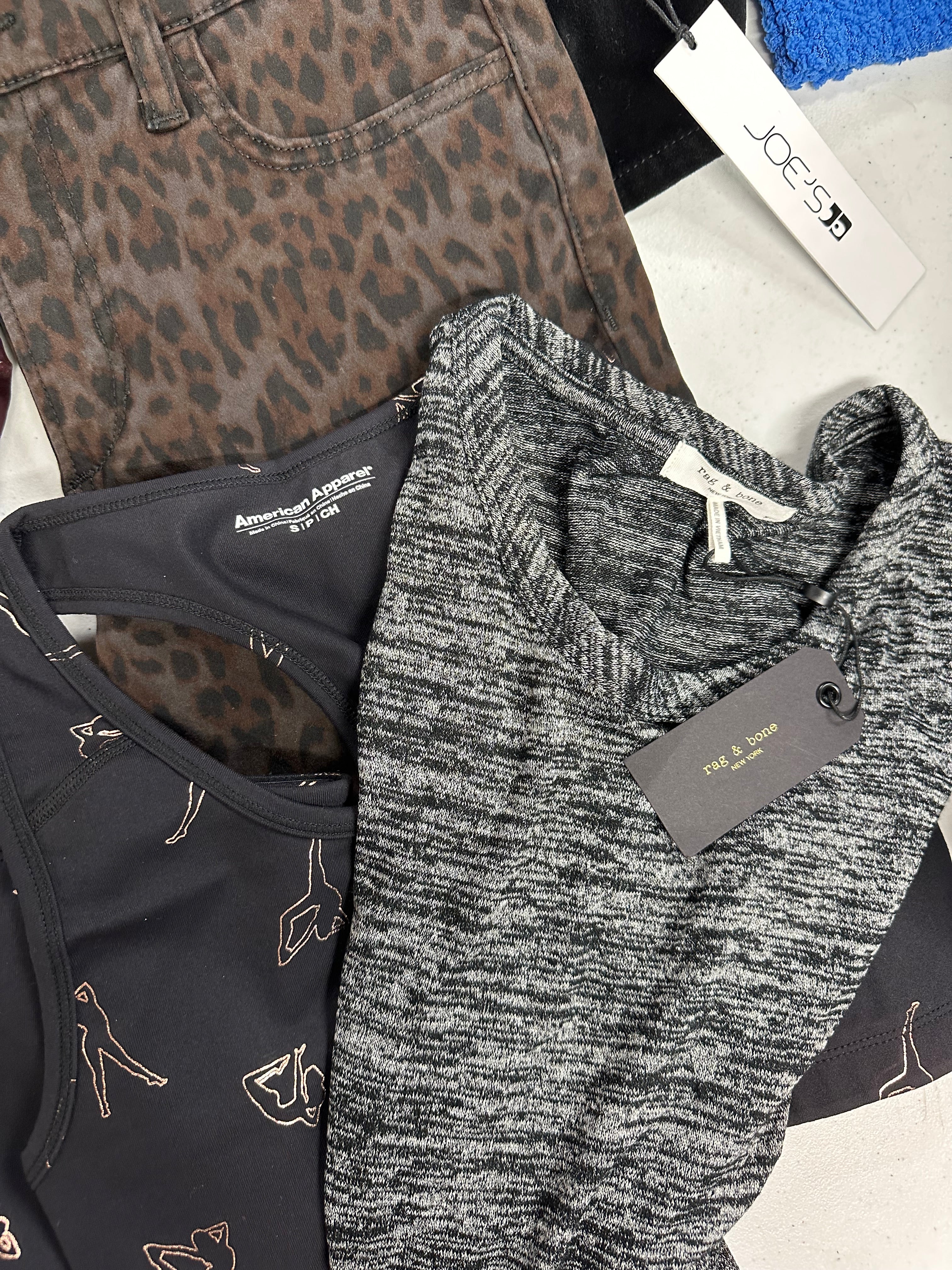 Women's Clothing Assorted Wholesale Lot, FRAME, RAG & BONE, HUDSON, JOE'S JEANS, CALVIN KLEIN, AMERICAN APPAREL and more, 14 items, Shelf Pulls, MSRP $1,592