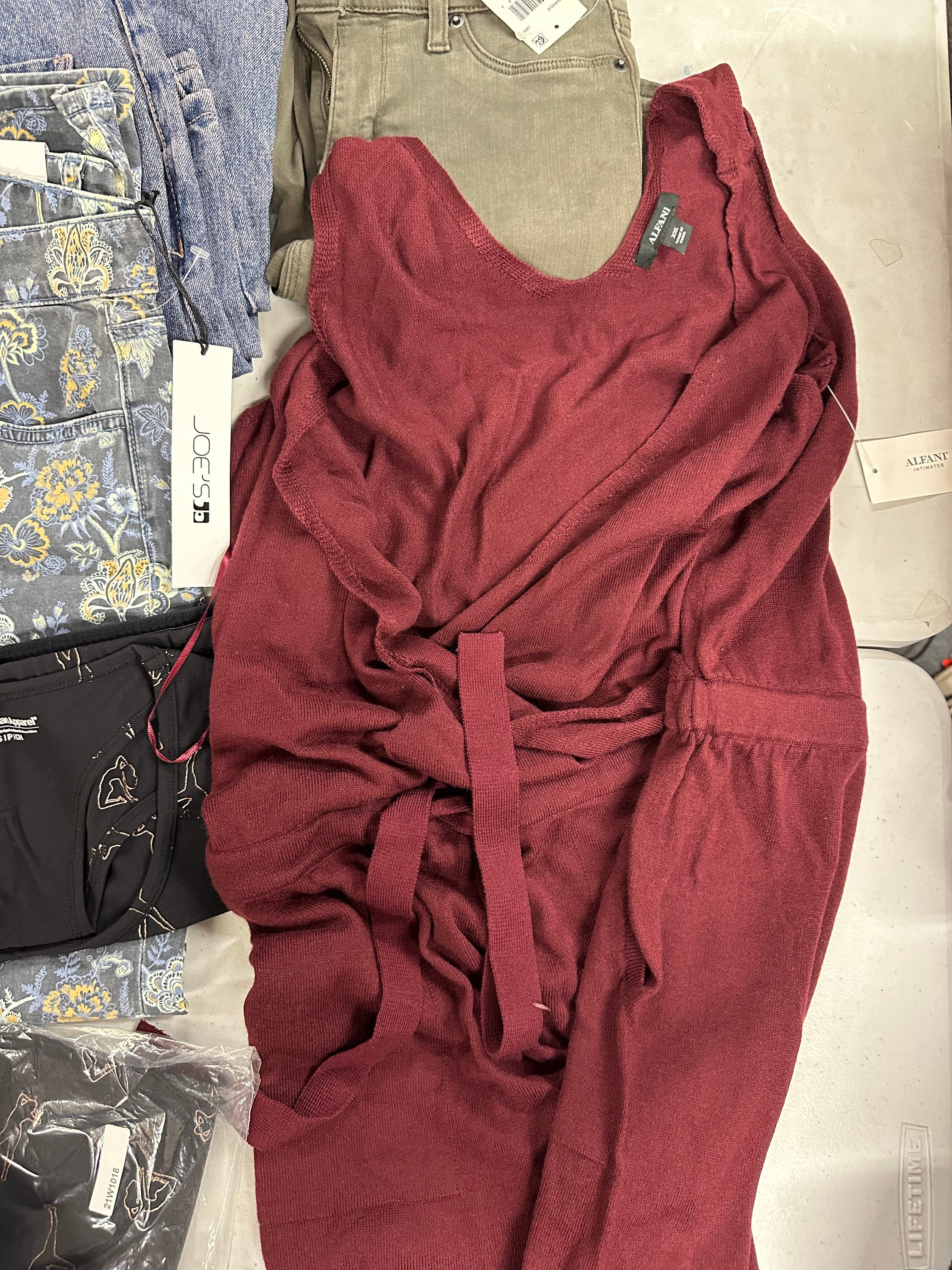 Women's Clothing Assorted Wholesale Lot, HUDSON, JOE'S JEANS, AMERICAN APPAREL and more, 12 items, Shelf Pulls, MSRP $1,391
