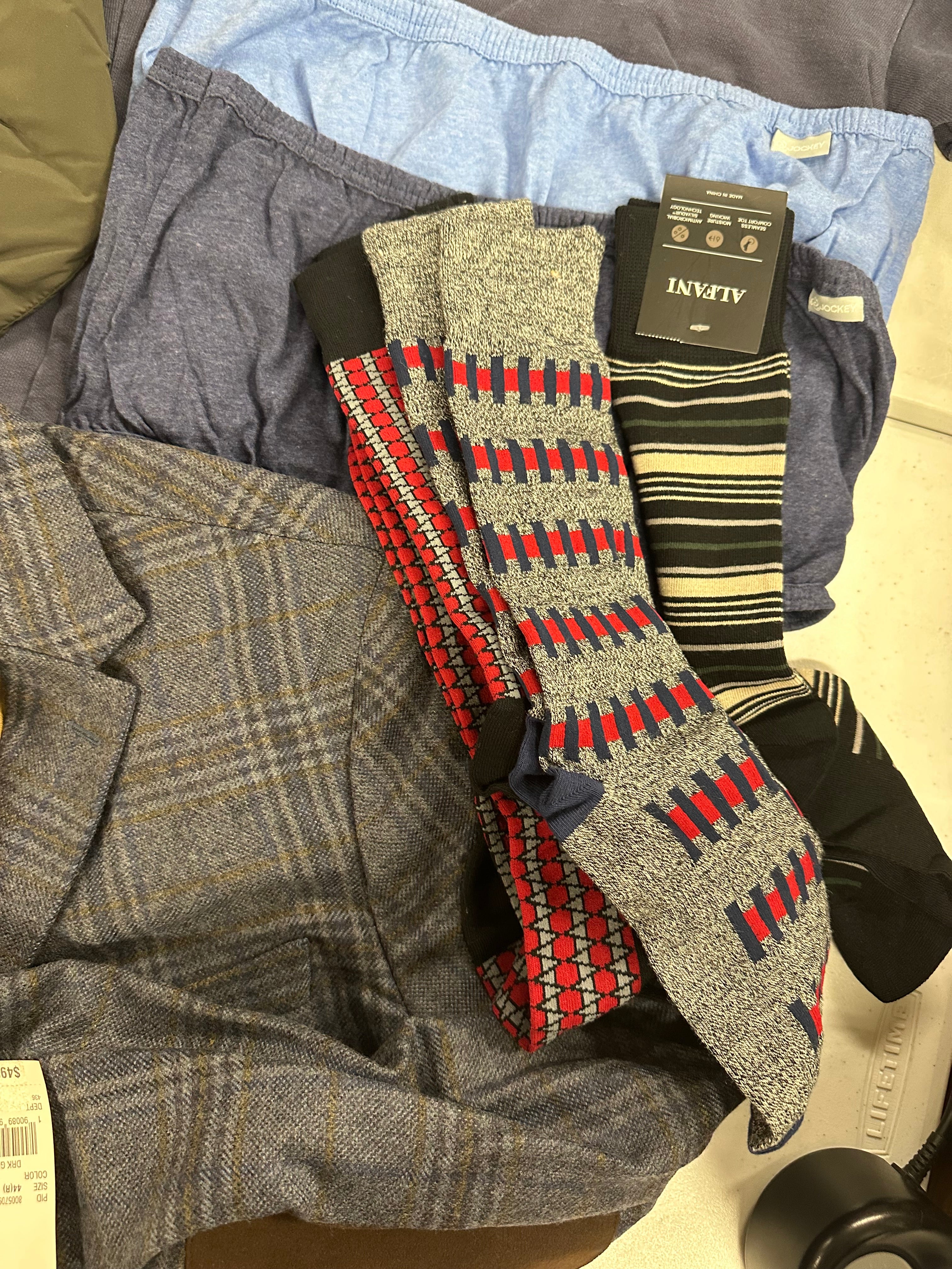 Men's Clothing Assorted Wholesale Lot, NAUTICA, PENFIELD, CALVIN KLEIN, AMERICAN APPAREL, JOCKEY and more, 14 items, Shelf Pulls, MSRP $1,680