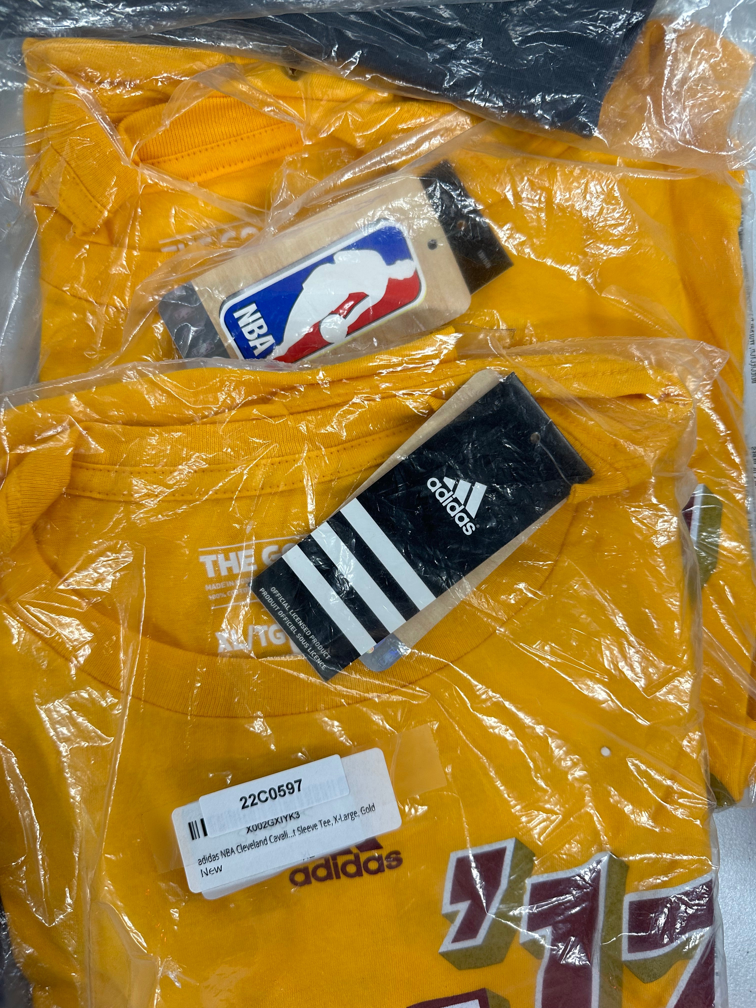 Men's Clothing Assorted Wholesale Lot, PENFIELD, ADIDAS, AMERICAN APPAREL, DYLAN GRAY, ALFANI and more, 12 items, Shelf Pulls, MSRP $767