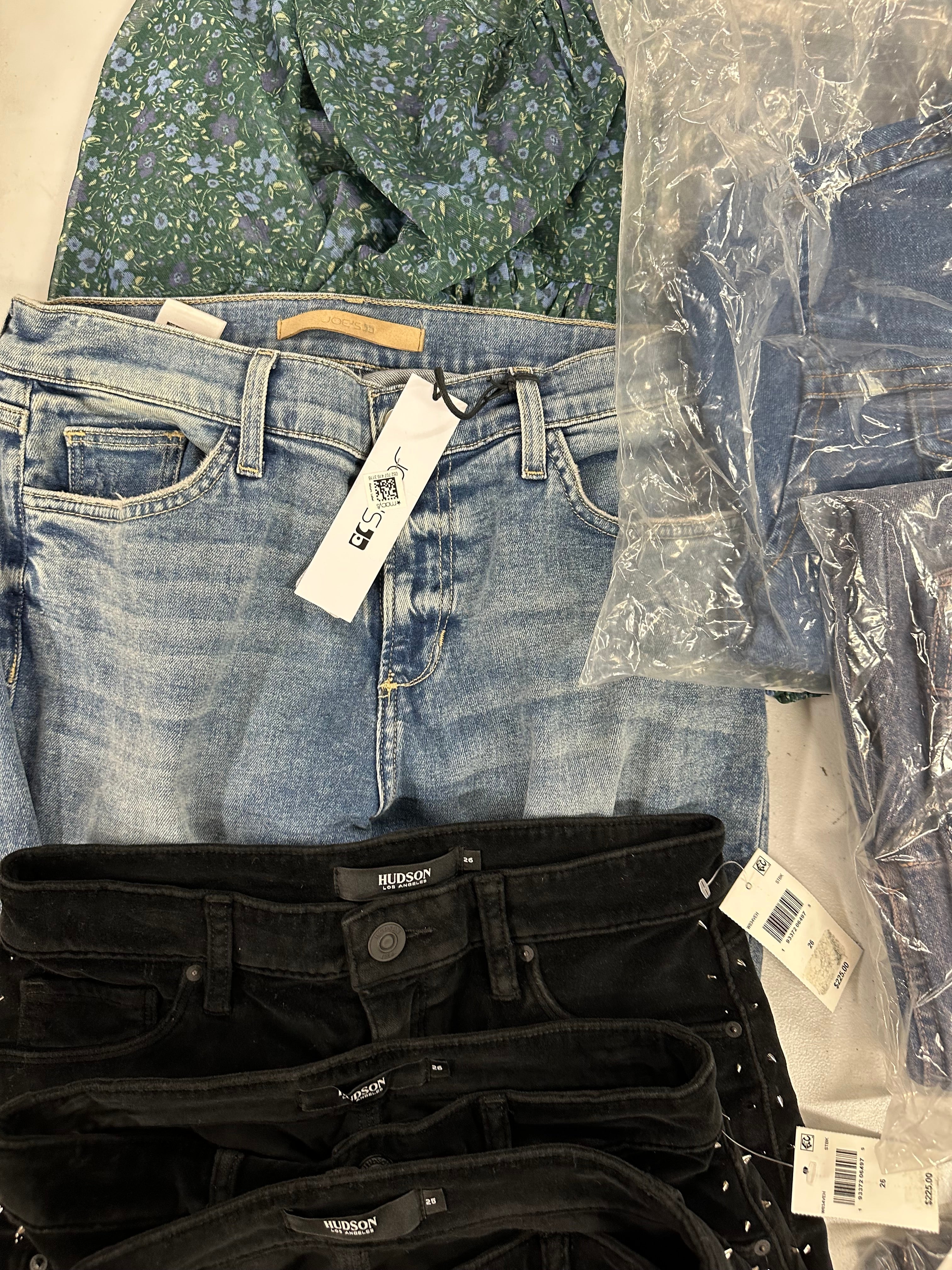 Women's Clothing Assorted Wholesale Lot, FREE PEOPLE, JOE'S JEANS, HUDSON, LEGENDARY and more, 13 items, Shelf Pulls, MSRP $1,269