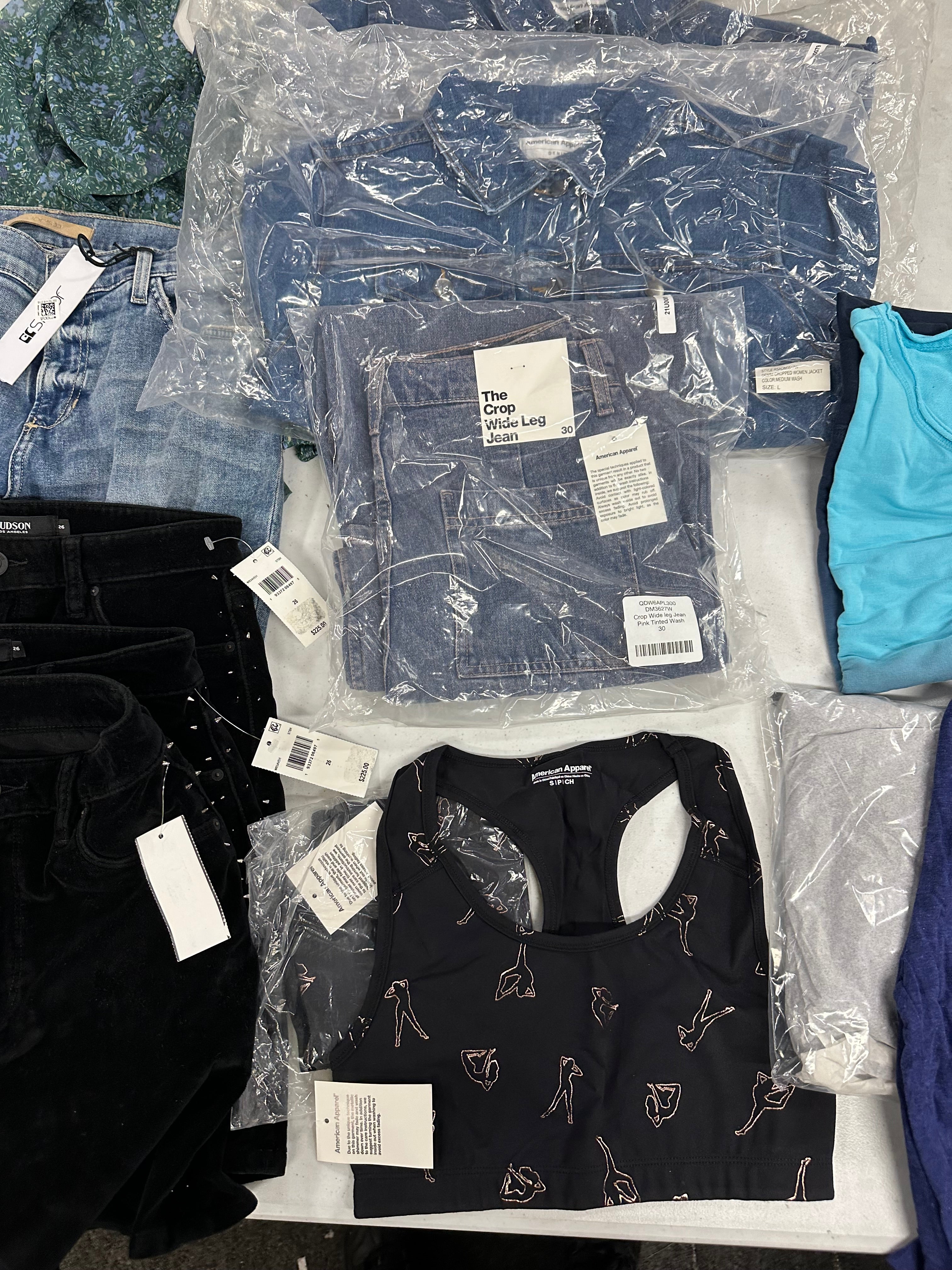 Women's Clothing Assorted Wholesale Lot, FREE PEOPLE, JOE'S JEANS, HUDSON, LEGENDARY and more, 13 items, Shelf Pulls, MSRP $1,269