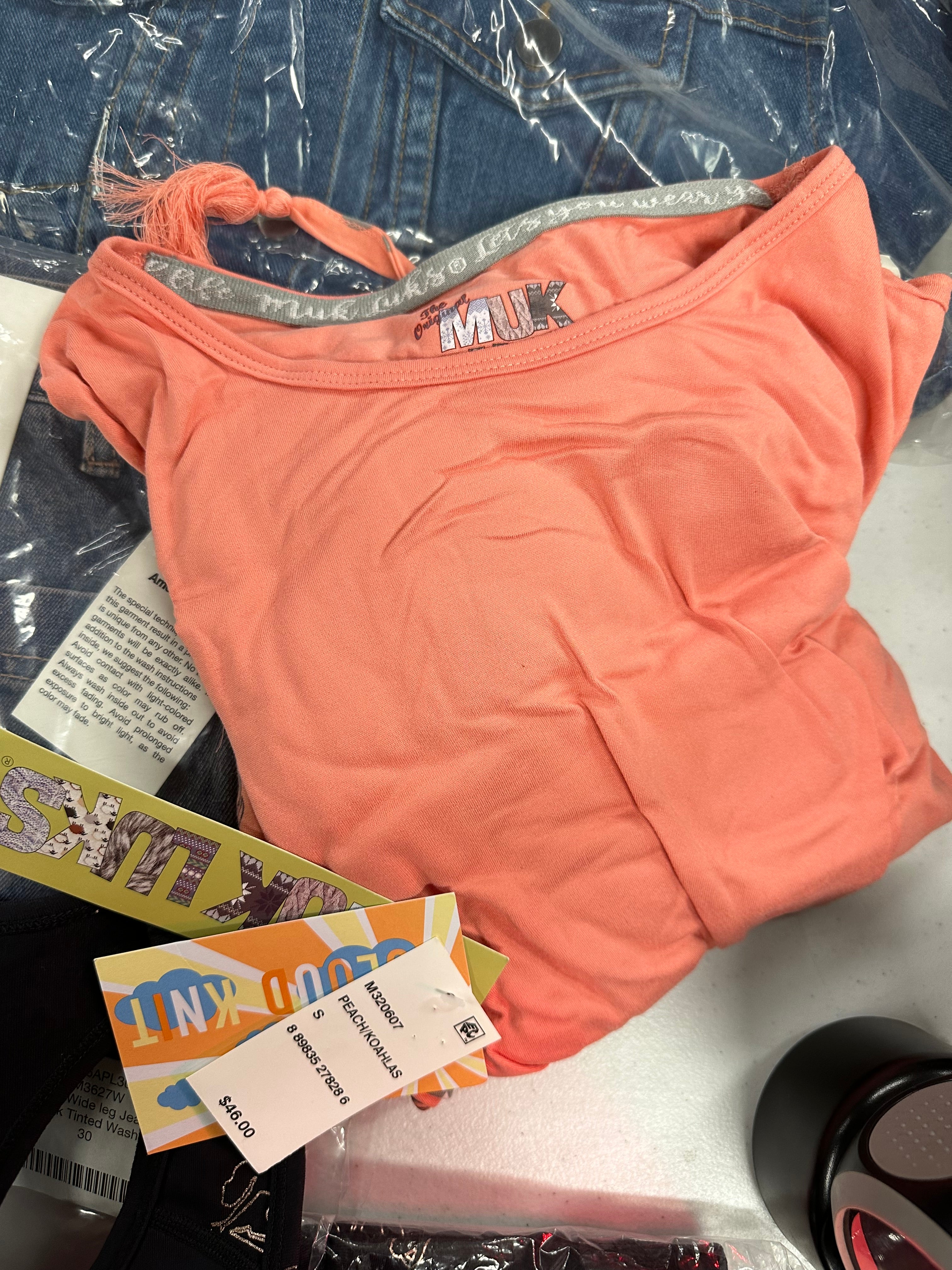 Women's Clothing Assorted Wholesale Lot, HUDSON, JOE'S JEANS, DKNY, FREE PEOPLE, DREAM LOUNGE and more, 10 items, Shelf Pulls, MSRP $1,013