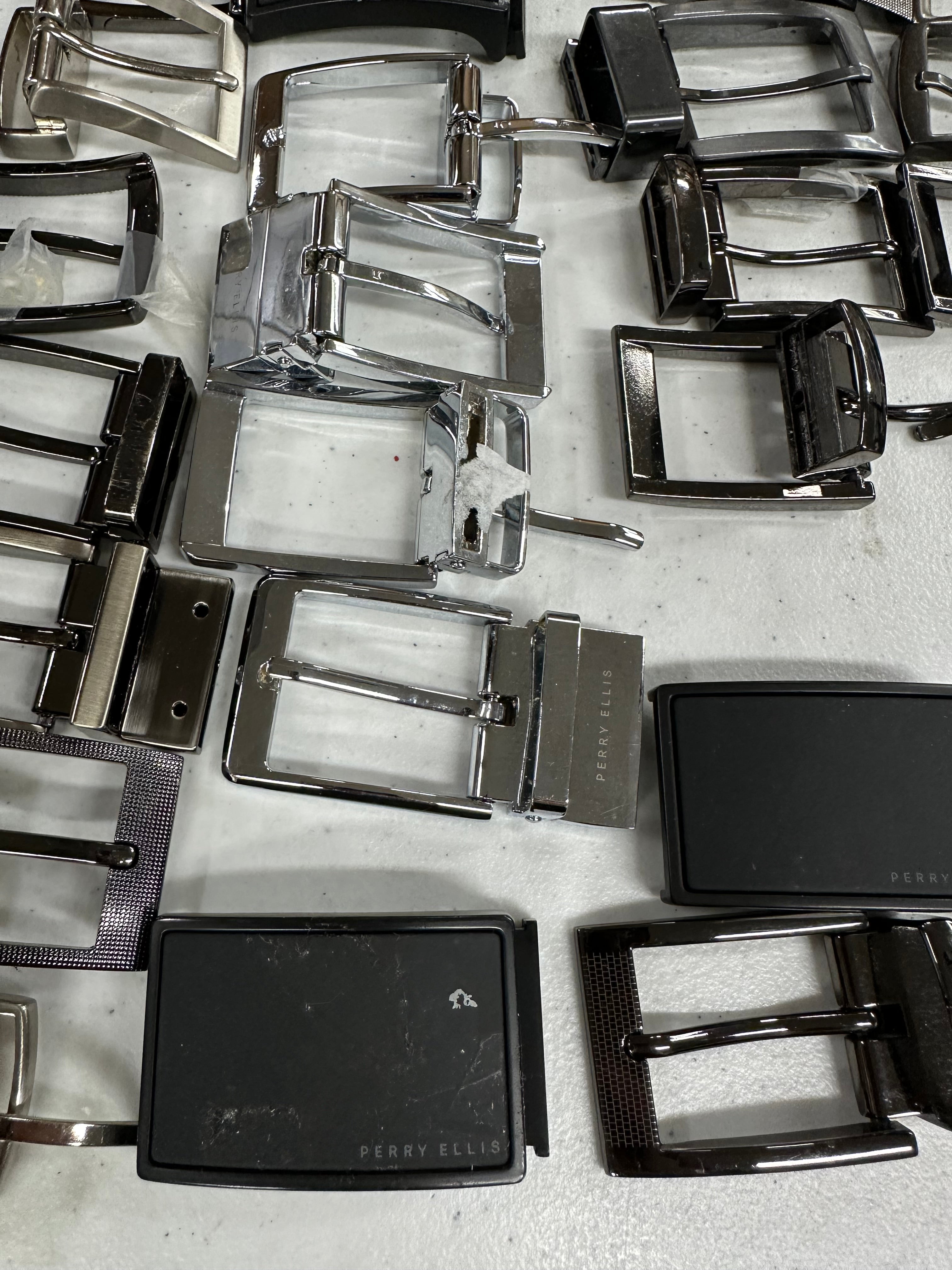 Men's Belt Buckles Wholesale Lot, PERRY ELLIS, CALVIN KLEIN, POLO RALPH LAUREN, TASO ELBA and more, 78 Buckles, CUSTOMER RETURNS