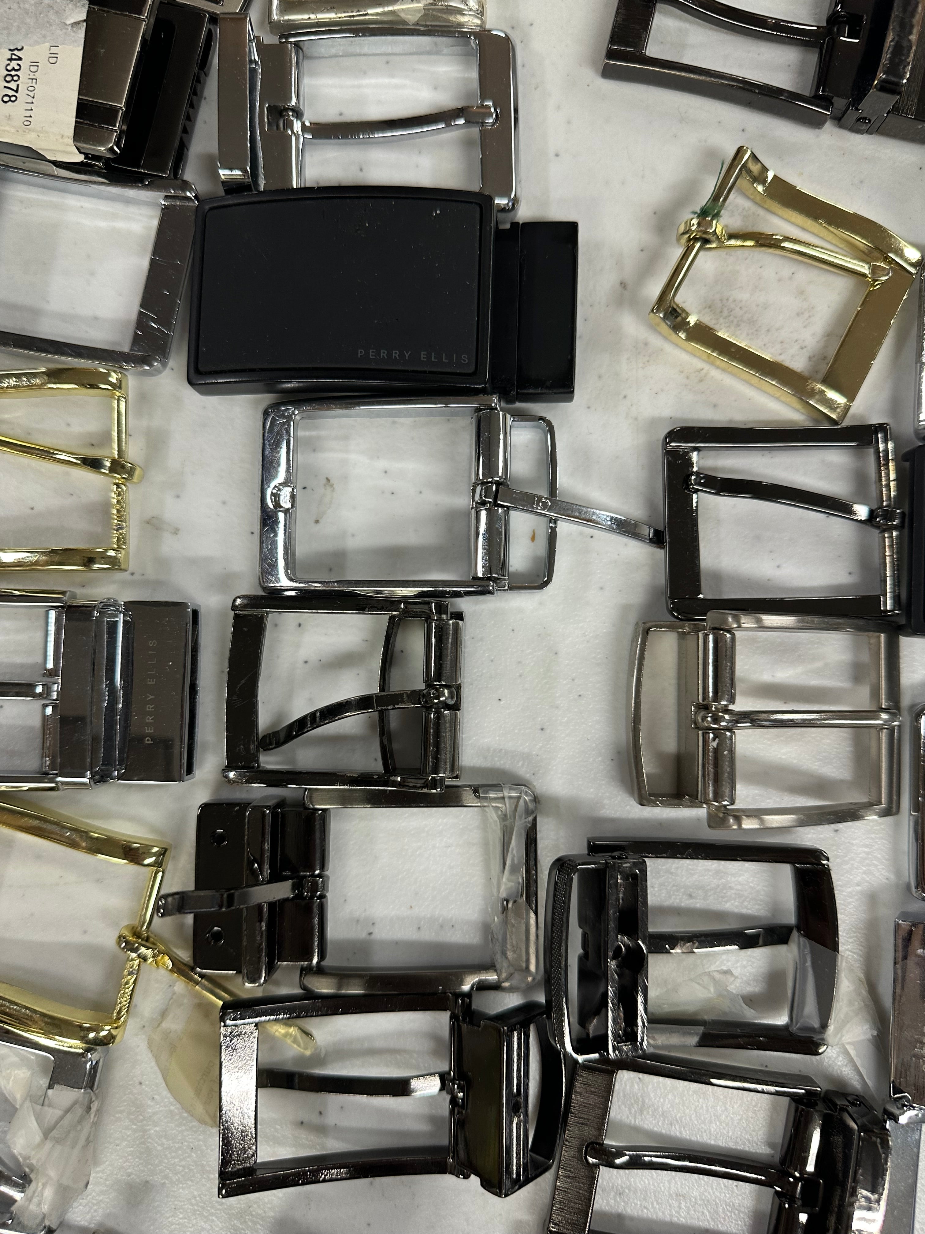 Men's Belt Buckles Wholesale Lot, PERRY ELLIS, CALVIN KLEIN, POLO RALPH LAUREN, TASO ELBA and more, 78 Buckles, CUSTOMER RETURNS