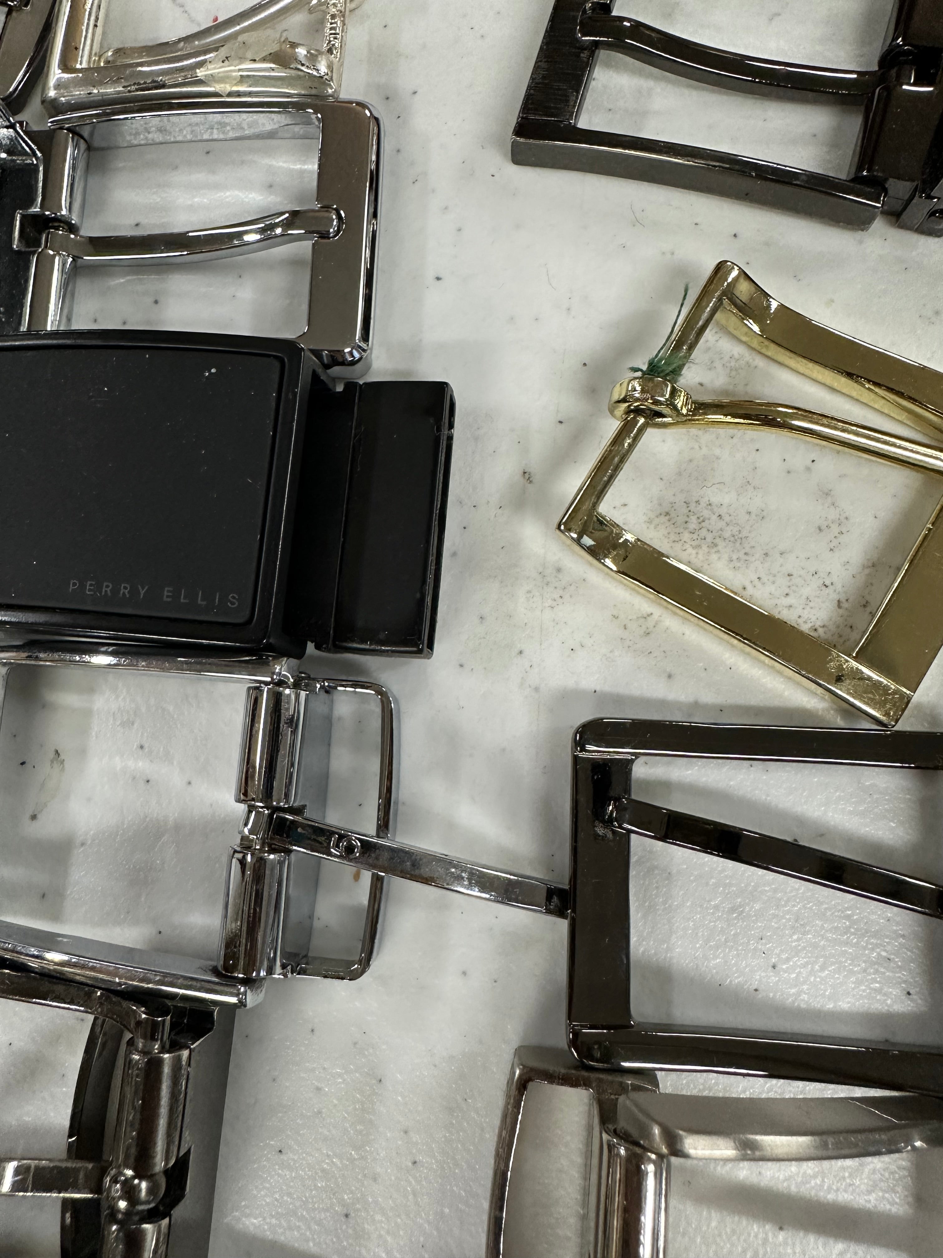 Men's Belt Buckles Wholesale Lot, PERRY ELLIS, CALVIN KLEIN, POLO RALPH LAUREN, TASO ELBA and more, 78 Buckles, CUSTOMER RETURNS