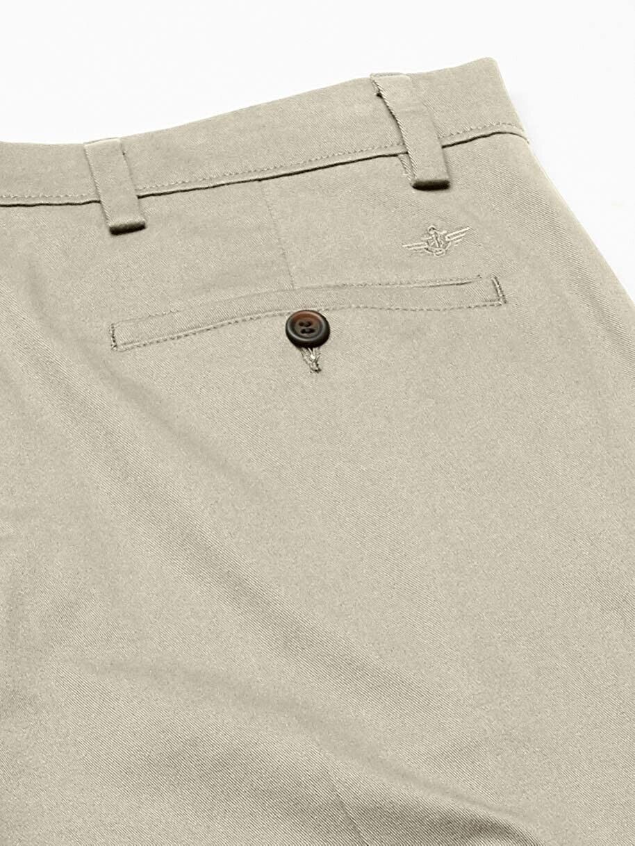 Dockers Men's Classic Fit Easy Khaki Pants Beige Size 30W x 30L MSRP $50