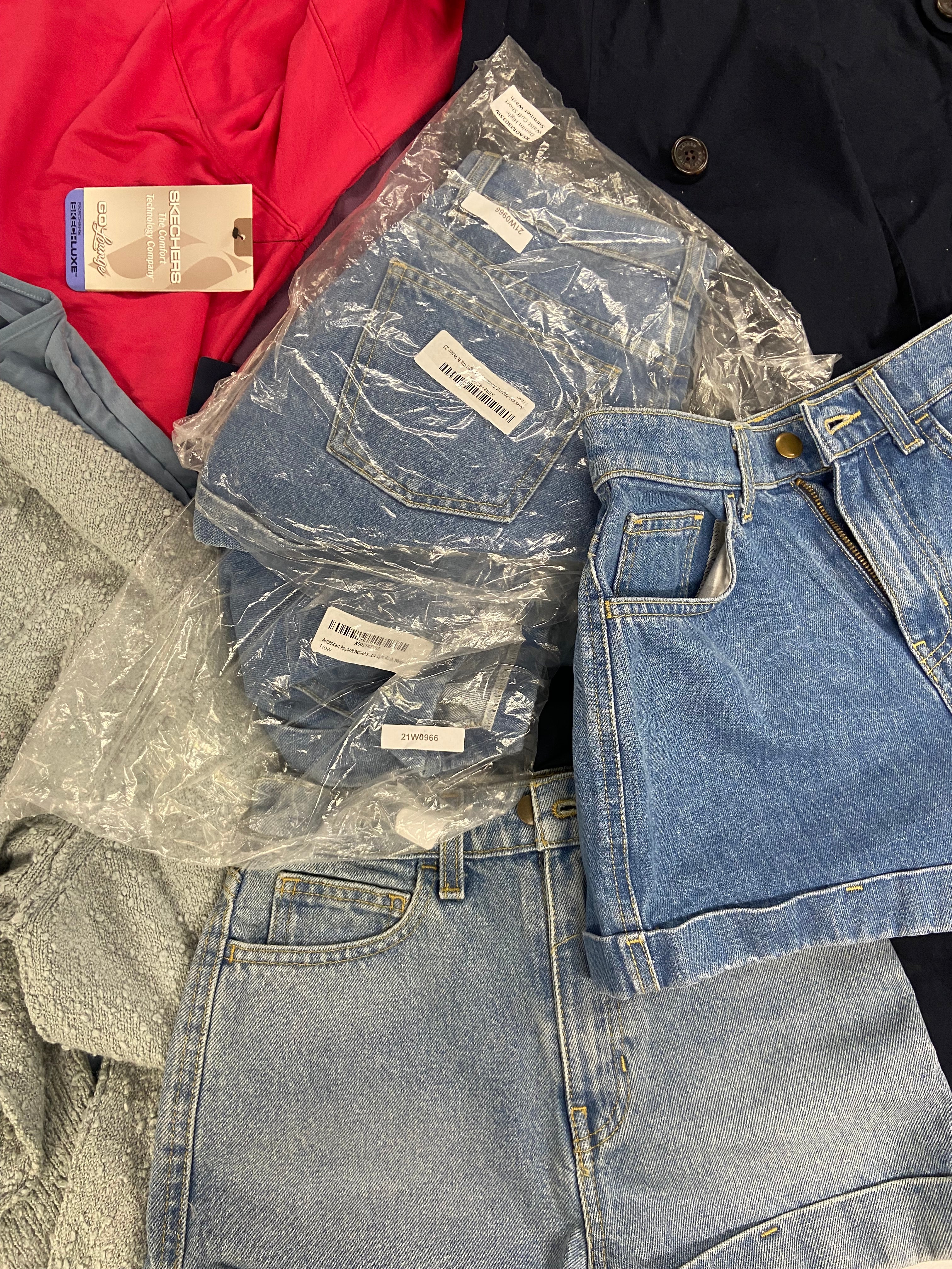 Women's Clothing Assorted Wholesale Lot, POLO RALPH LAUREN, LUCKY BRAND, FREE PEOPLE, SKECHERS, CHAMPION and more, 9 items, Shelf Pulls, MSRP $622