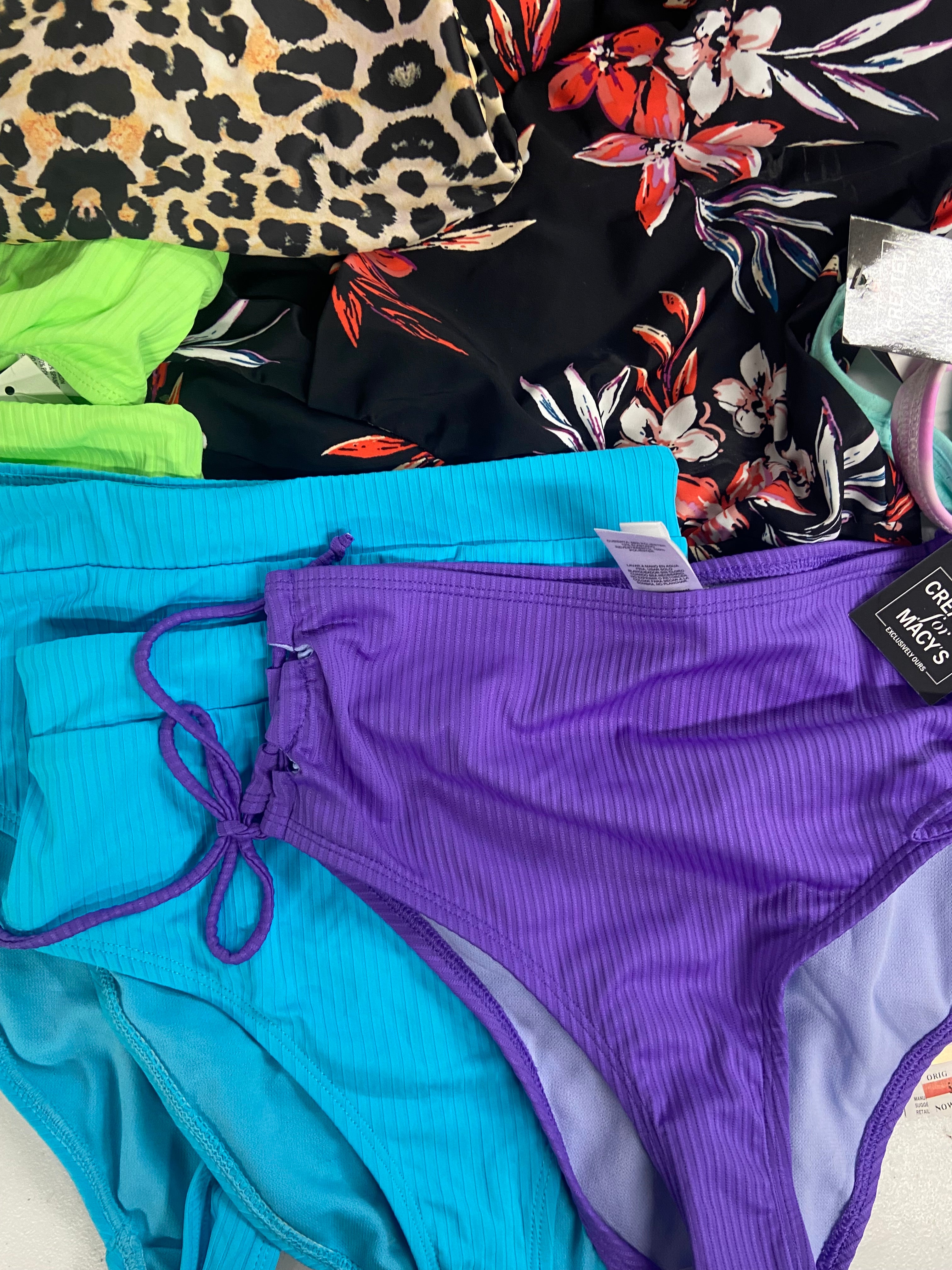 Women's Swimwear Wholesale Lot, AQUA, LA MODA, BAR III, SUNDAZED, SALT + COVE, 22 items, Shelf Pulls, MSRP $596
