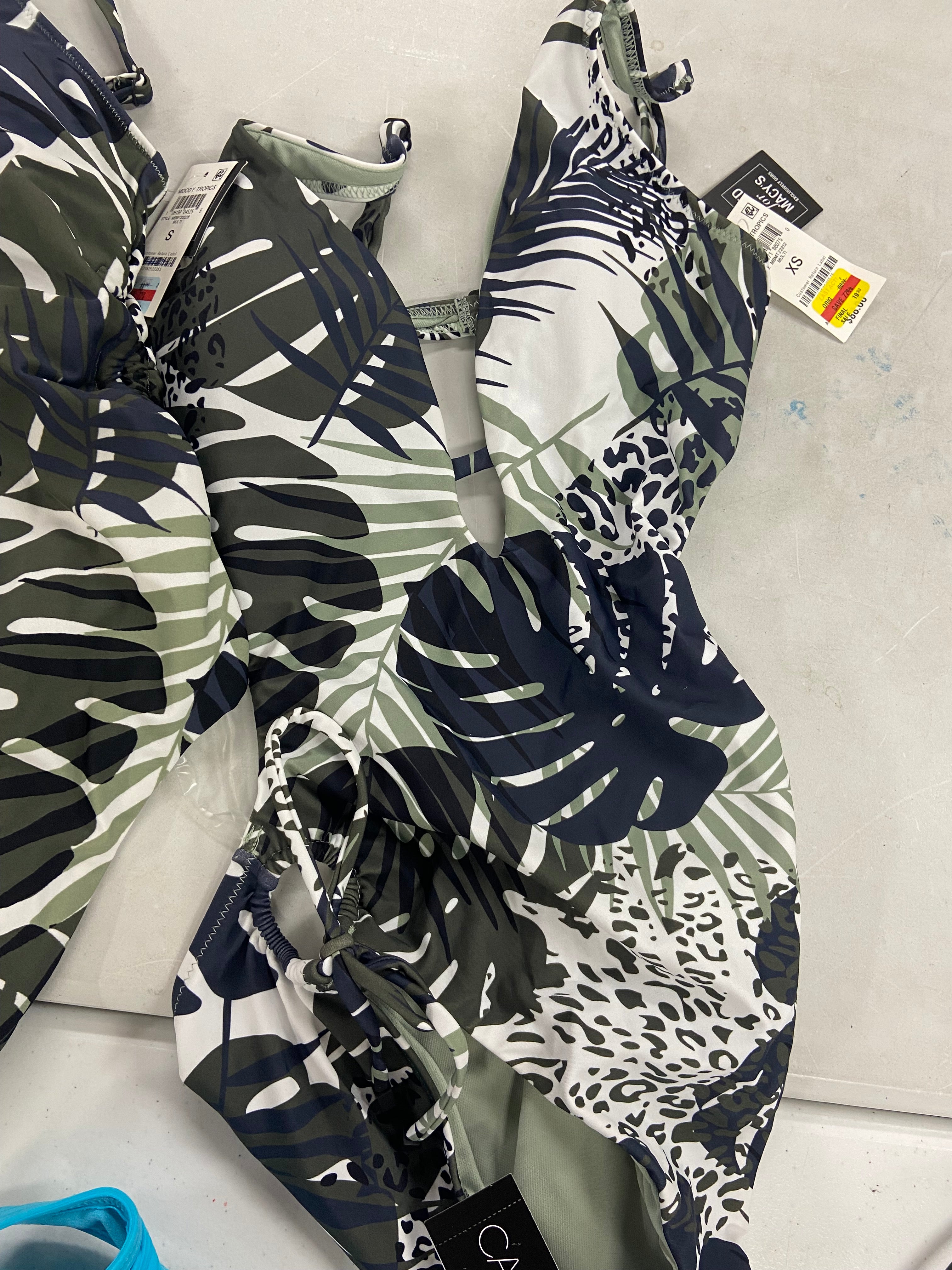 Women's Swimwear Wholesale Lot, NIKE, ANNE COLE, BAR III, SALT + COVE, CALIFORNIA WAVES, 10 items, Shelf Pulls, MSRP $462