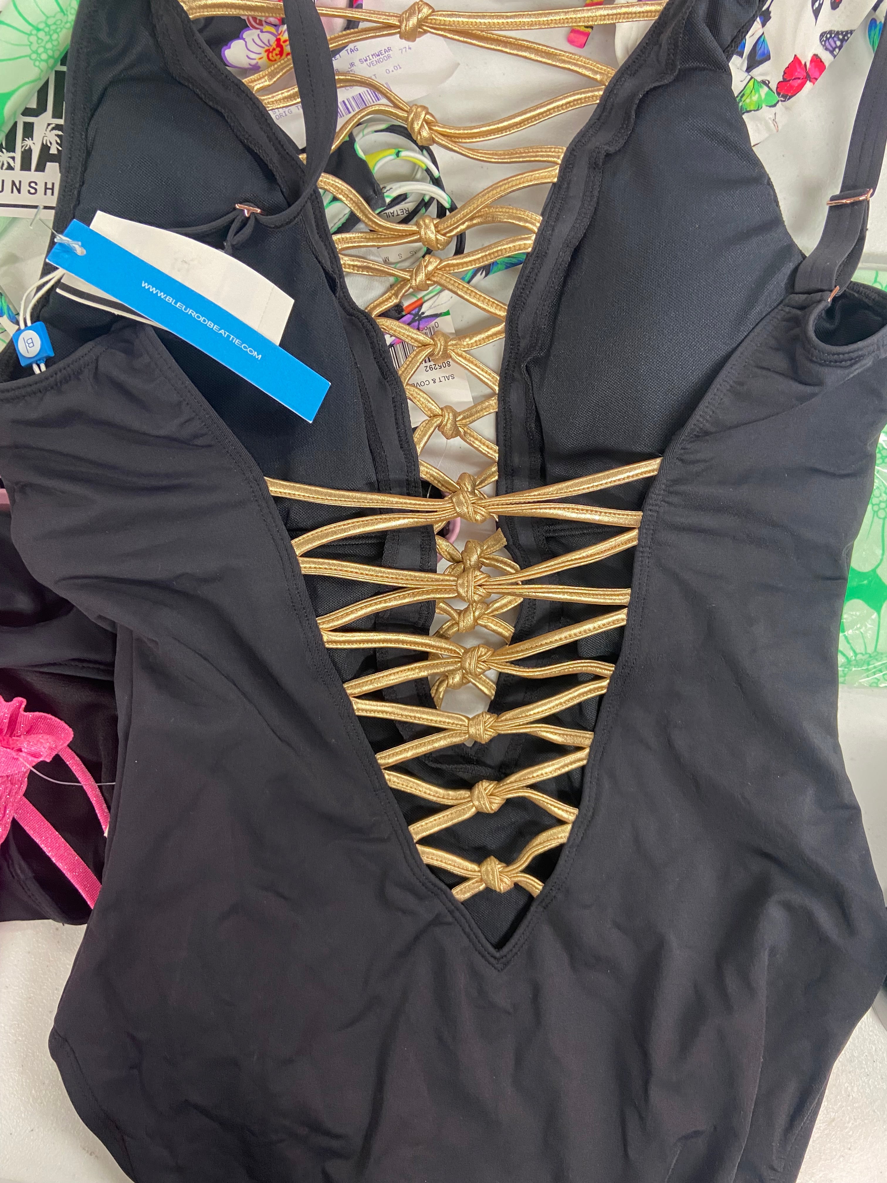 Women's Swimwear Wholesale Lot, ISLAND ESCAPE, JESSICA SIMPSON,MIKEN CLOTHING, SALT + COVE, 15 items, Shelf Pulls, MSRP $564