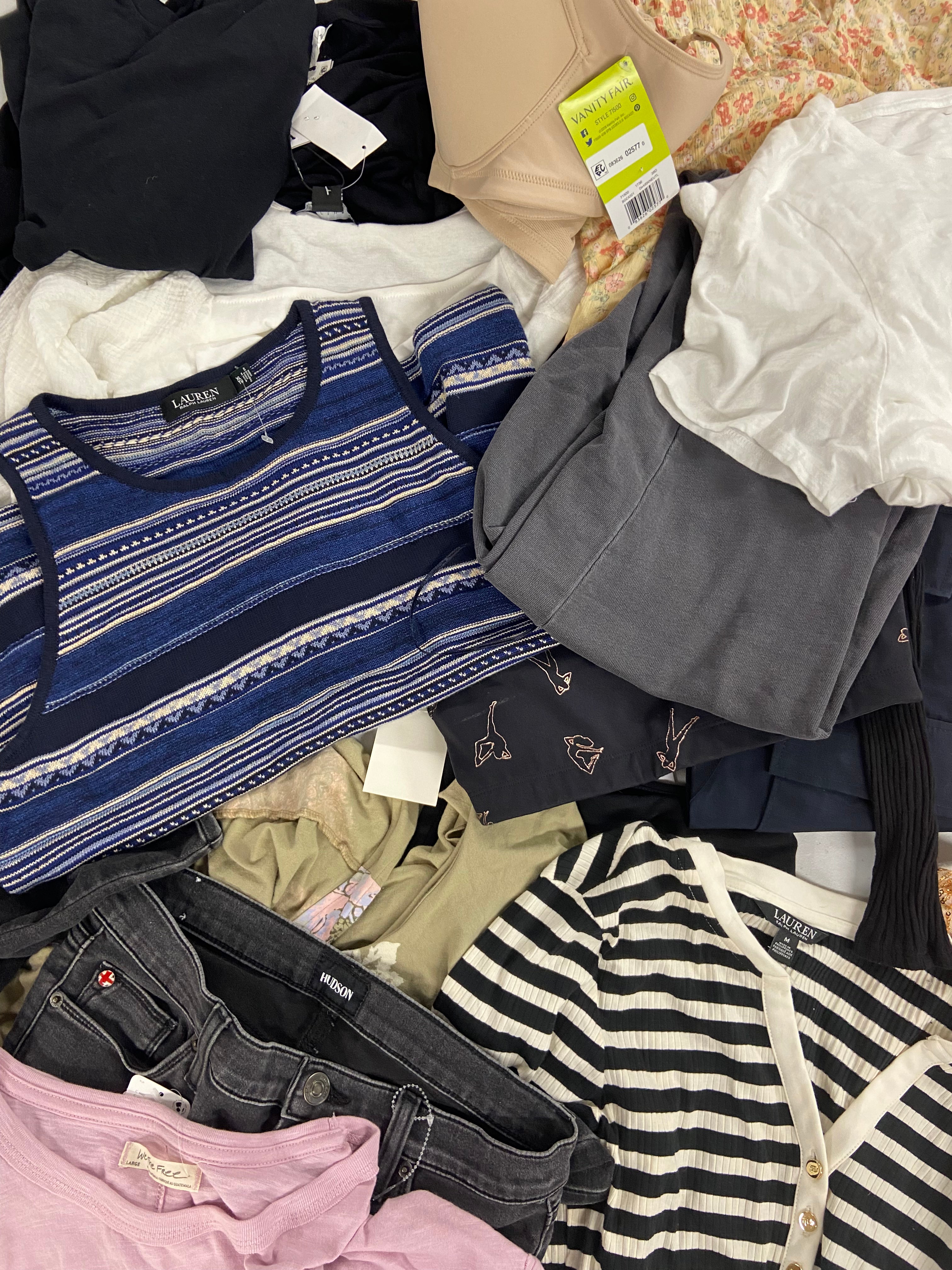 Women's Clothing Assorted Wholesale Lot, LAUREN RALPH LAUREN, LUCKY BRAND, VINCE CAMUTO,  FREE PEOPLE, AMERICAN APPAREL and more, 21 items, Shelf Pulls, MSRP $1,392