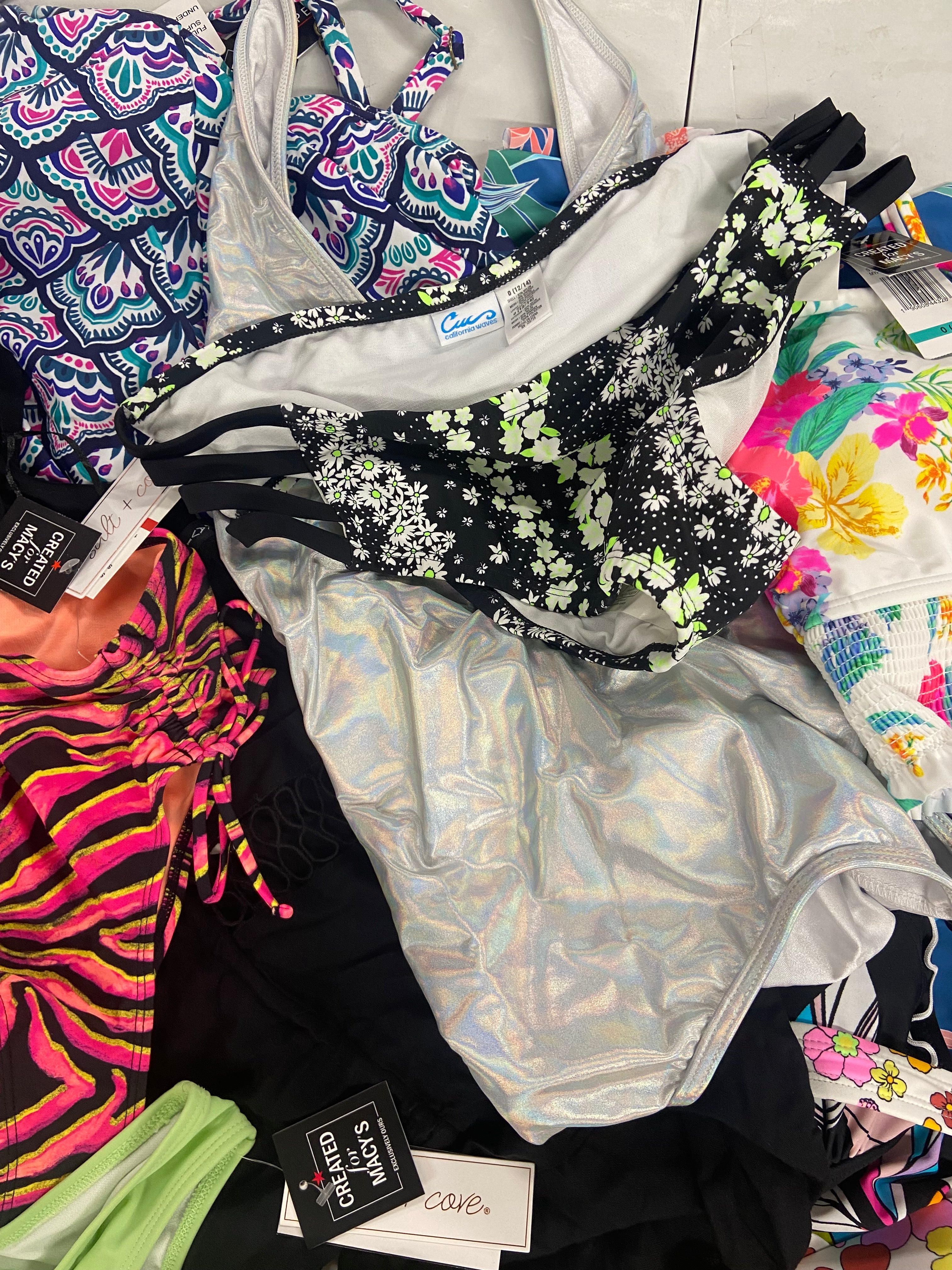 Women's Swimwear Wholesale Lot, BECCA, DKNY, ROD BEATTIE BLEU, RAISINS PLUS, RAVIYA and more, 17 items, Shelf Pulls, MSRP $813