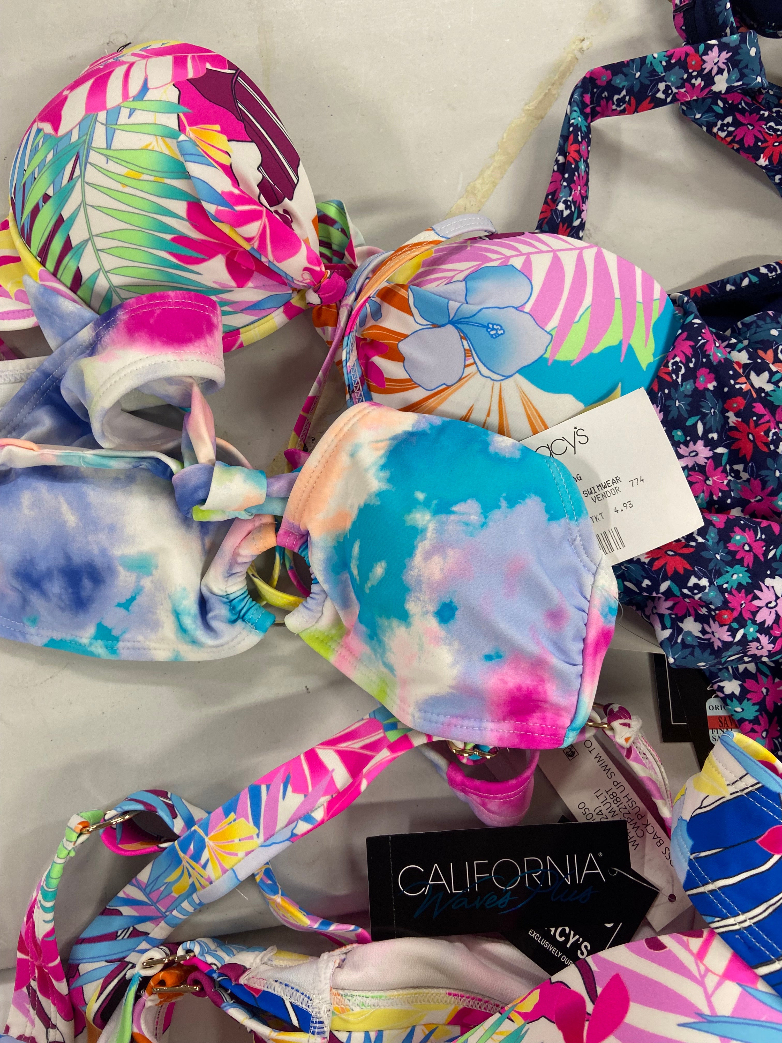 Women's Swimwear Wholesale Lot, NIKE, ISLAND ESCAPE, CALIFORNIA WAVES, SALT + COVE and more, 9 items, Shelf Pulls, MSRP $359