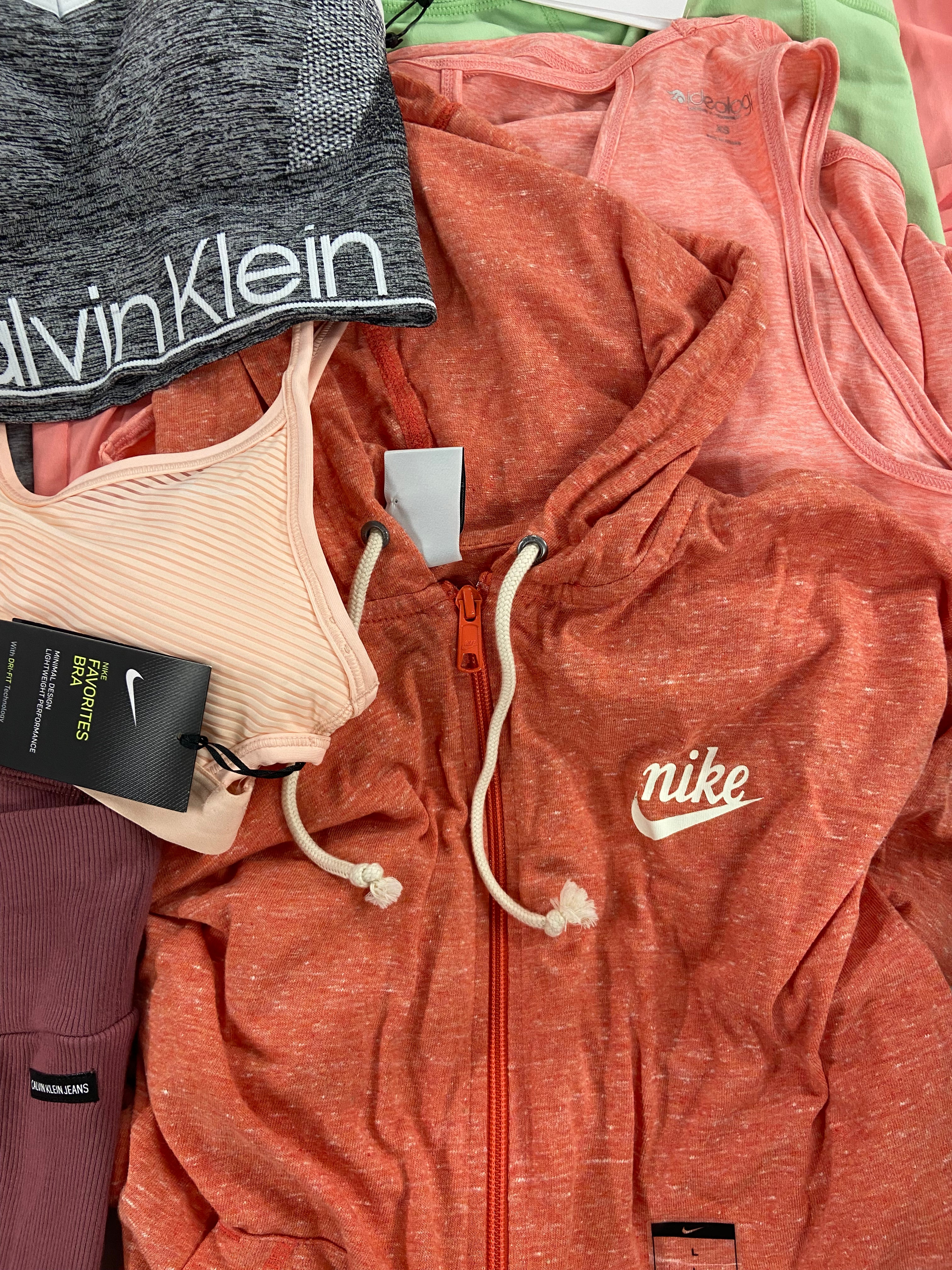 Women's Activewear Clothing Assorted Wholesale Lot, NIKE, CALVIN KLEIN, RONHILL and more, 19 items, Shelf Pulls, MSRP $726