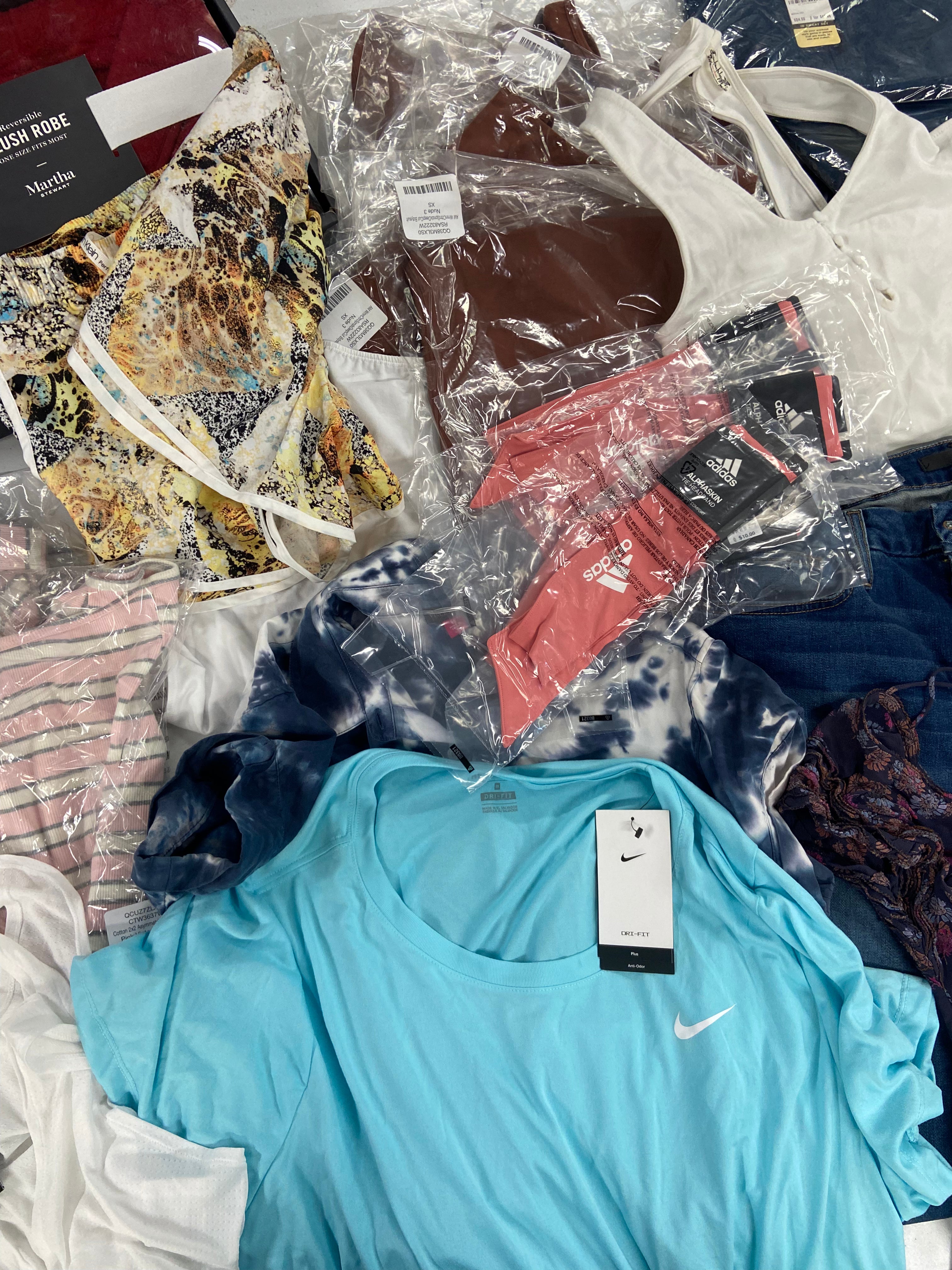 Women's Clothing Assorted Wholesale Lot, JOE'S, NIKE, ADIDAS, FREE PEOPLE, VINCE CAMUTO, AMERICAN APPAREL and more, 29 items, Shelf Pulls, MSRP $1,055