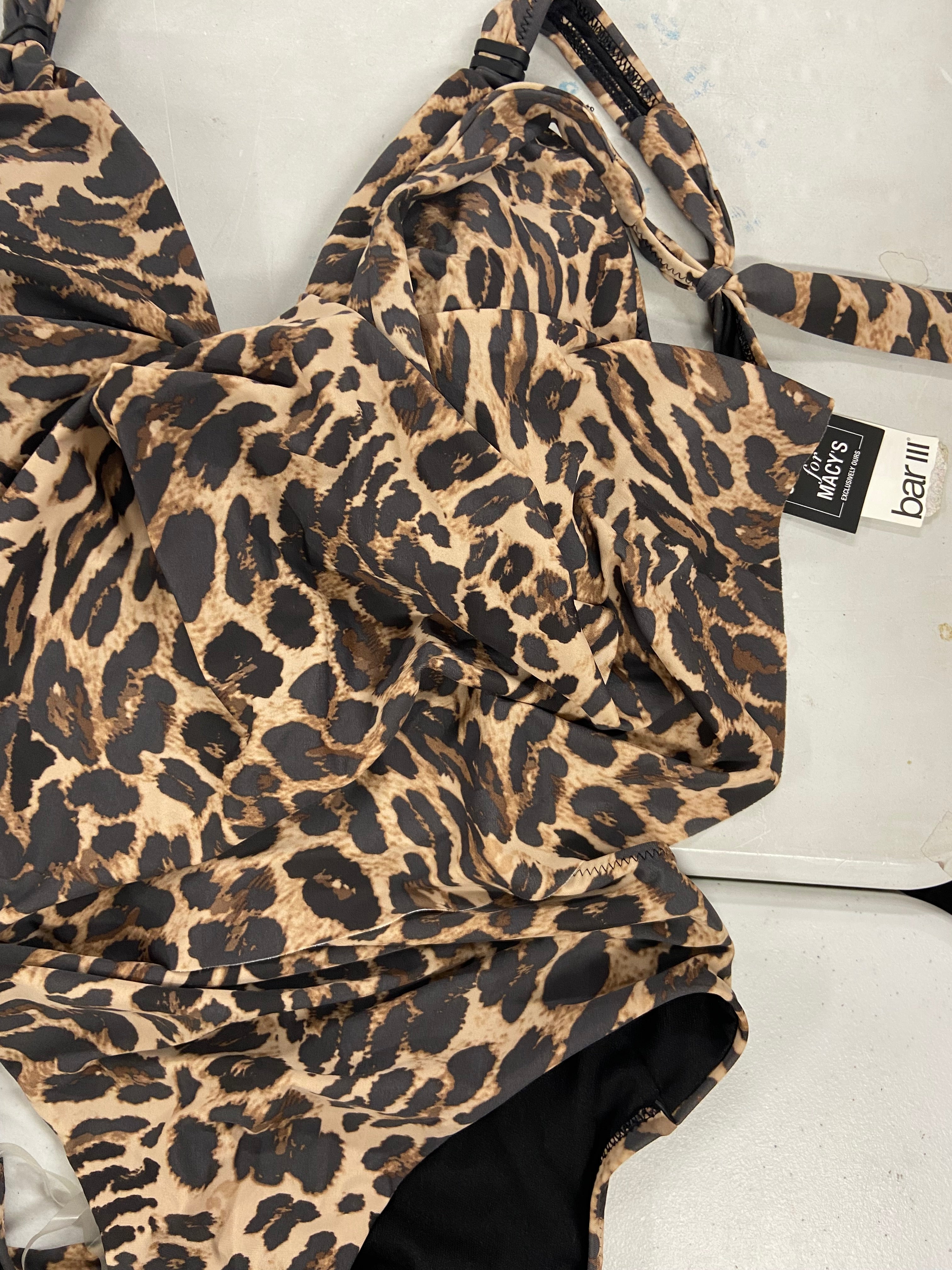 Women's Swimwear Wholesale Lot, NIKE, JESSICA SIMPSON, SALT + COVE, CALIFORNIA WAVES and more, 10 items, Shelf Pulls, MSRP $509