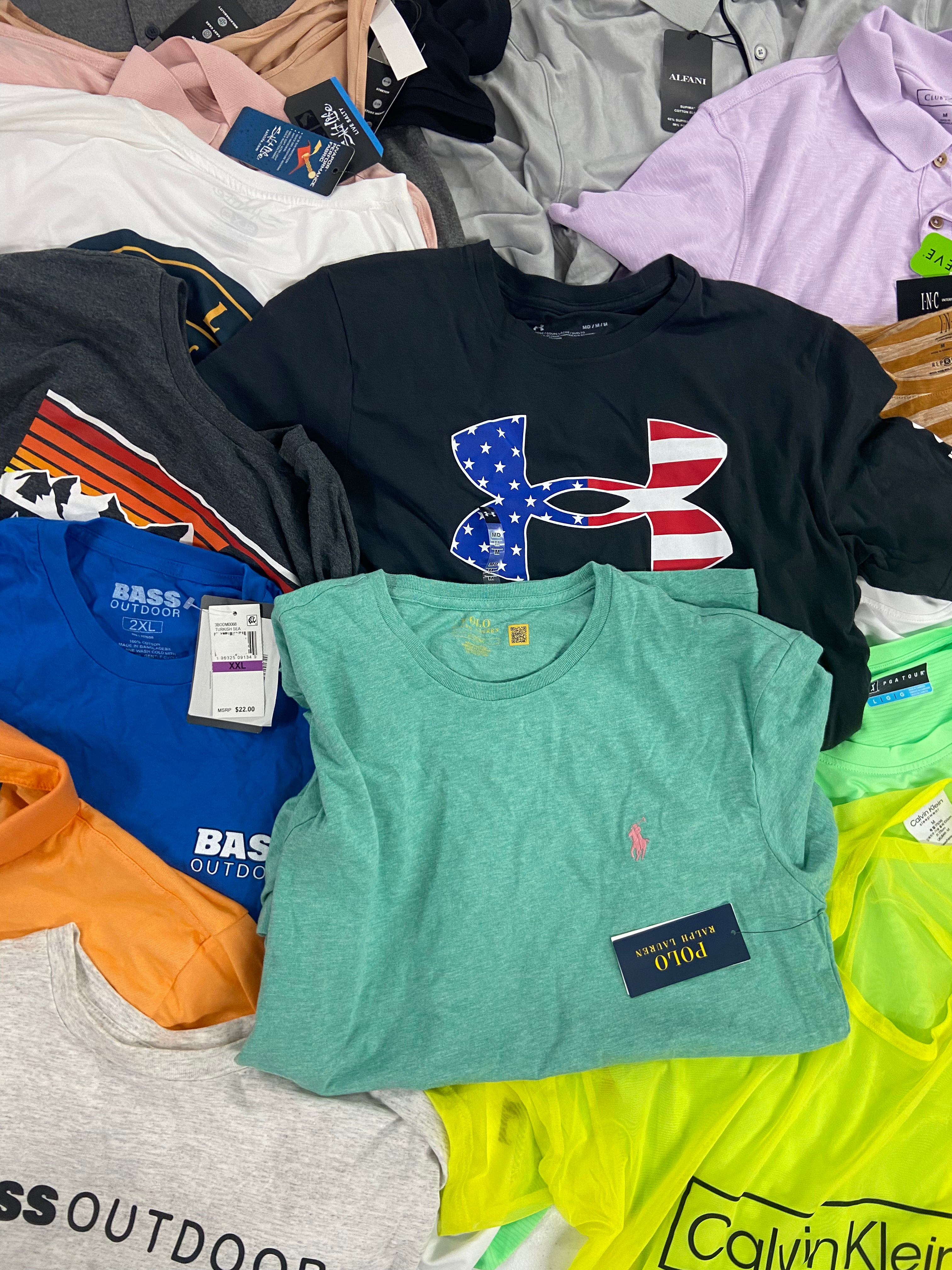 Men's Clothing Tops Wholesale Lot, POLO RALPH LAUREN, PGA TOUR, UNDER ARMOUR, CALVIN KLEIN, BASS HYBRID, ALFANI and more, 17 items, Shelf Pulls, MSRP $755