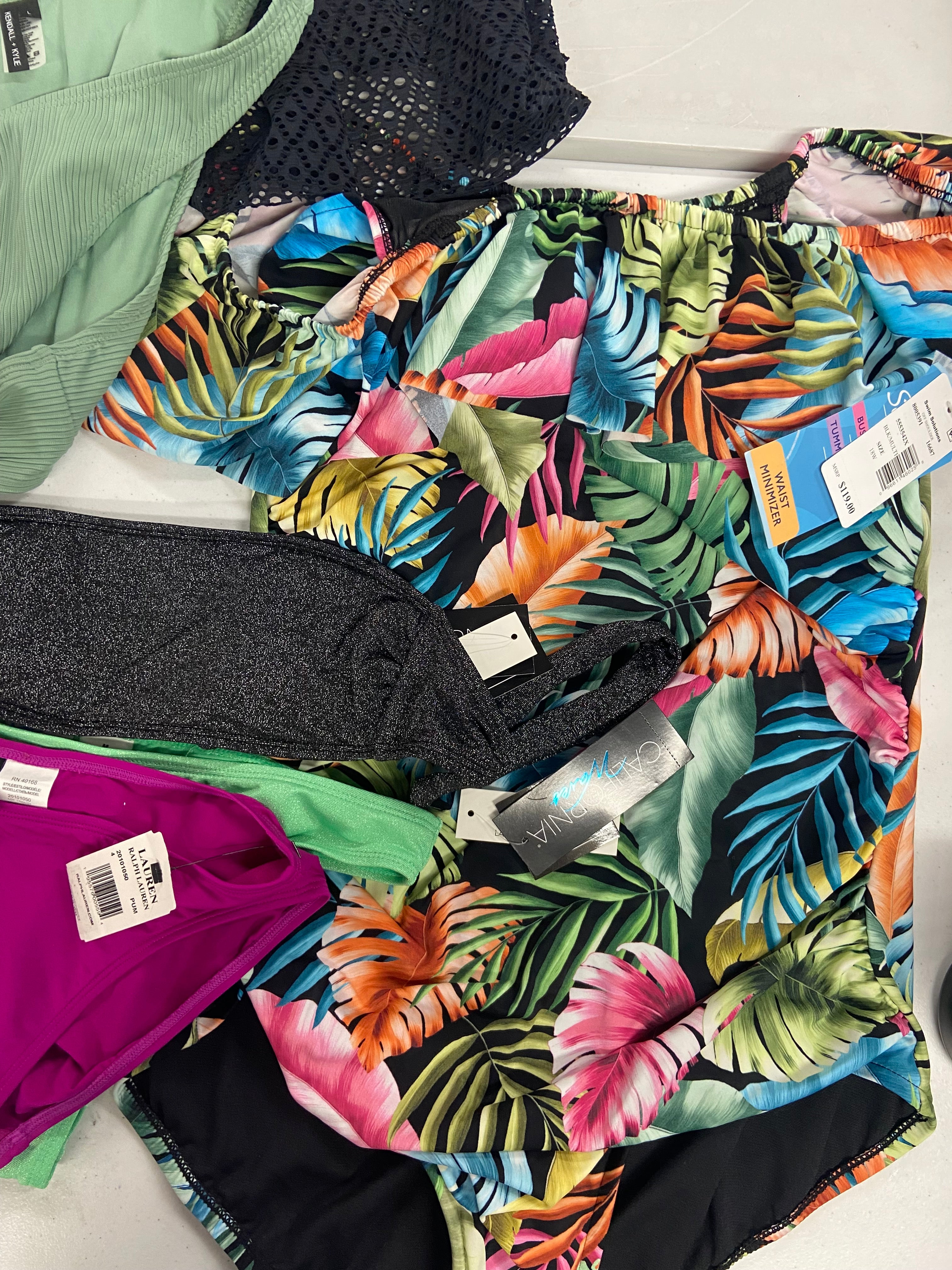 Women's Swimwear Wholesale Lot, KENDALL+KYLIE, RALPH LAUREN, SWIM SOLUTIONS, SALT + COVE and more, 9 items, Shelf Pulls, MSRP $578