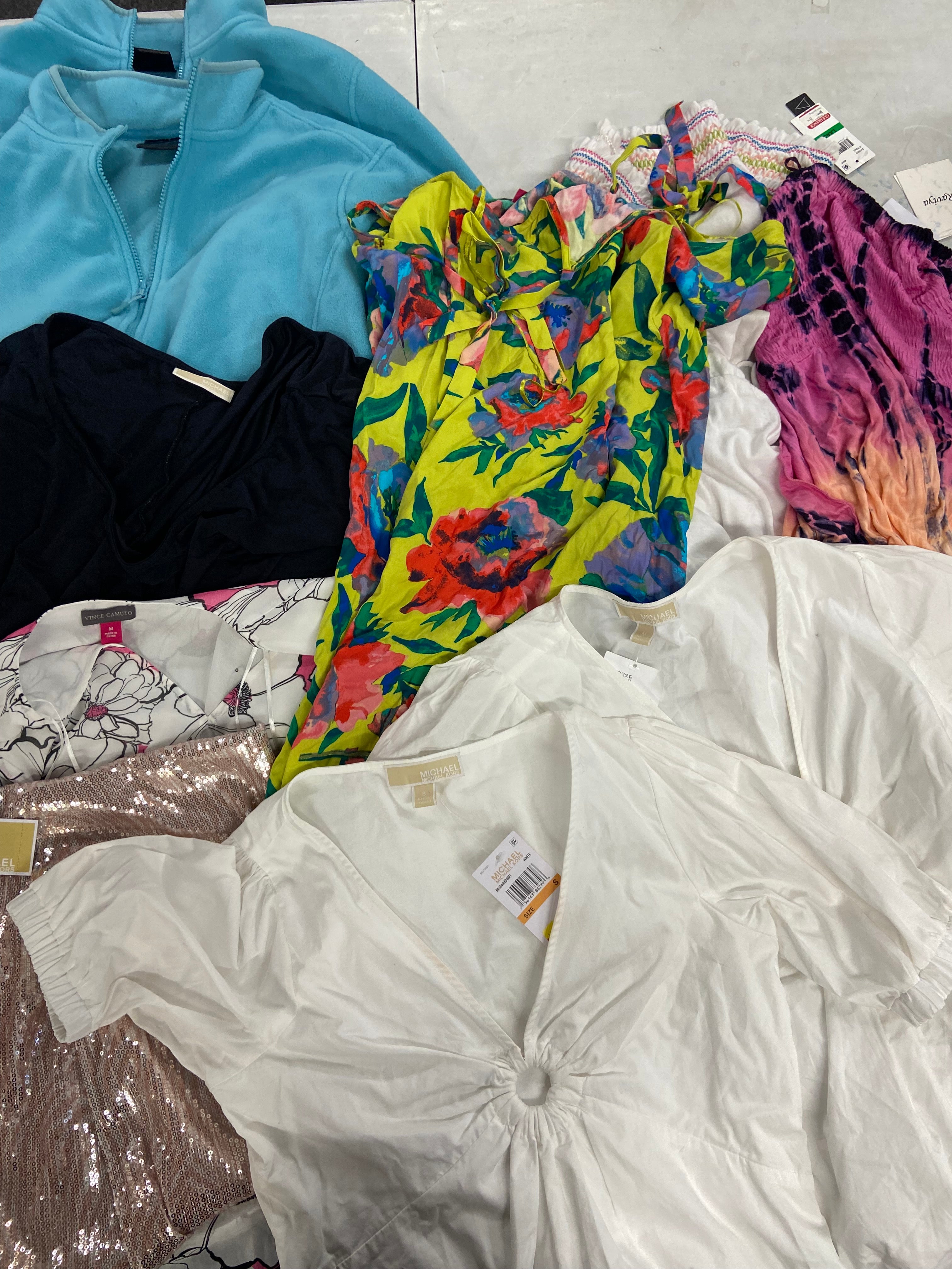 Women's Clothing Assorted Wholesale Lot, MICHAEL KORS, VINCE CAMUTO, RAVIYA, 32 DEGREES and more, 10 items, Shelf Pulls, MSRP $885