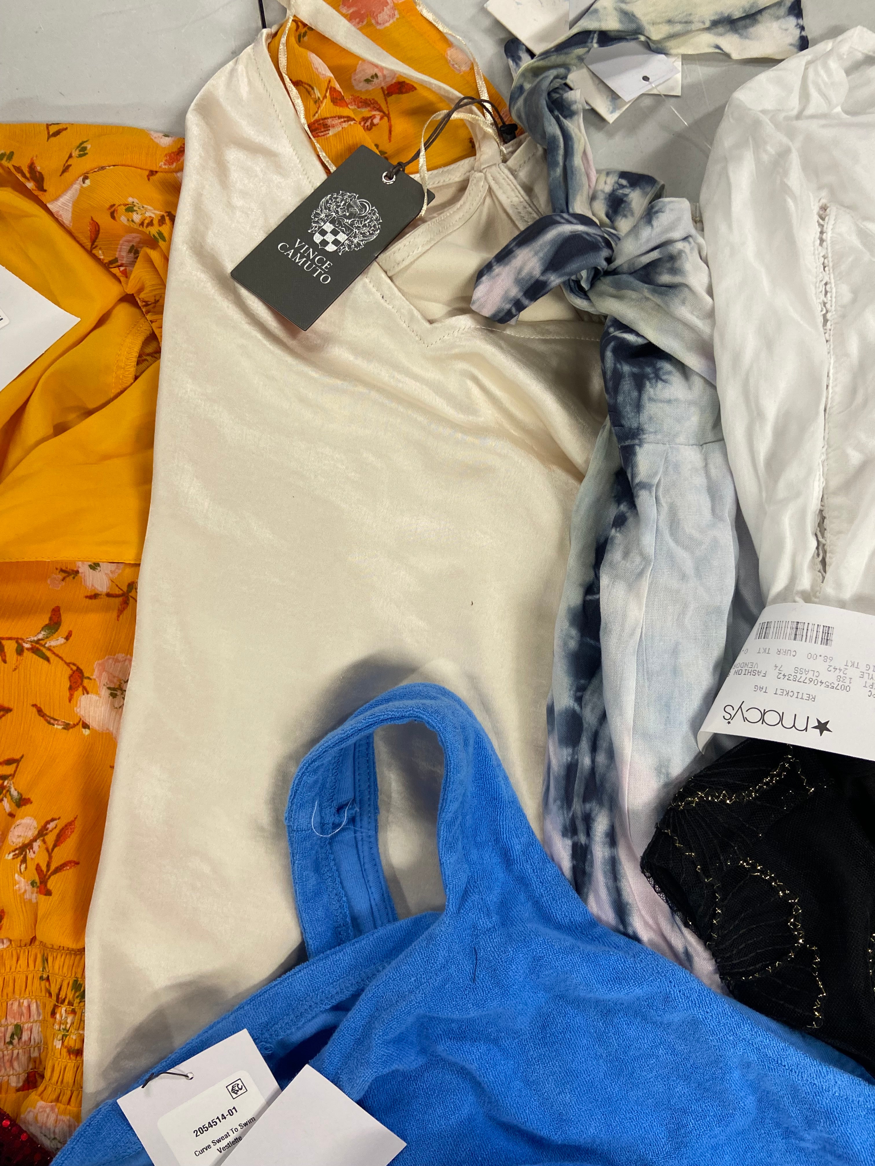 Women's Clothing Dress & Top Wholesale Lot, DKNY, LUCKY BRAND, SKECHERS, VINCE CAMUTO, RAVIYA and more, 13 items, Shelf Pulls, MSRP $813