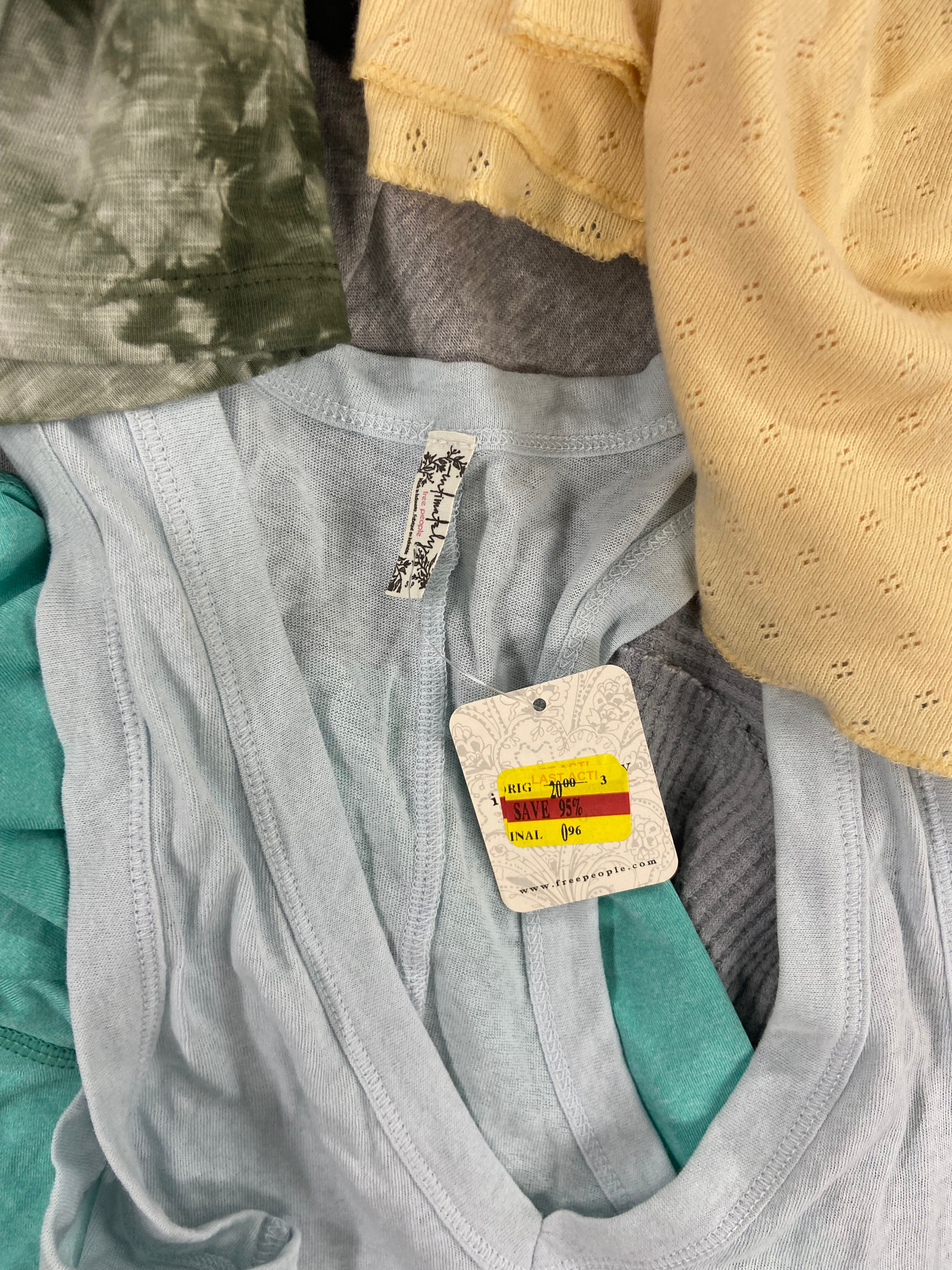 Women's Clothing Assorted Wholesale Lot, FREE PEOPLE, NIKE, PROPPER, SANCTUARY, MONDETTA and more, 14 items, Shelf Pulls, MSRP $662