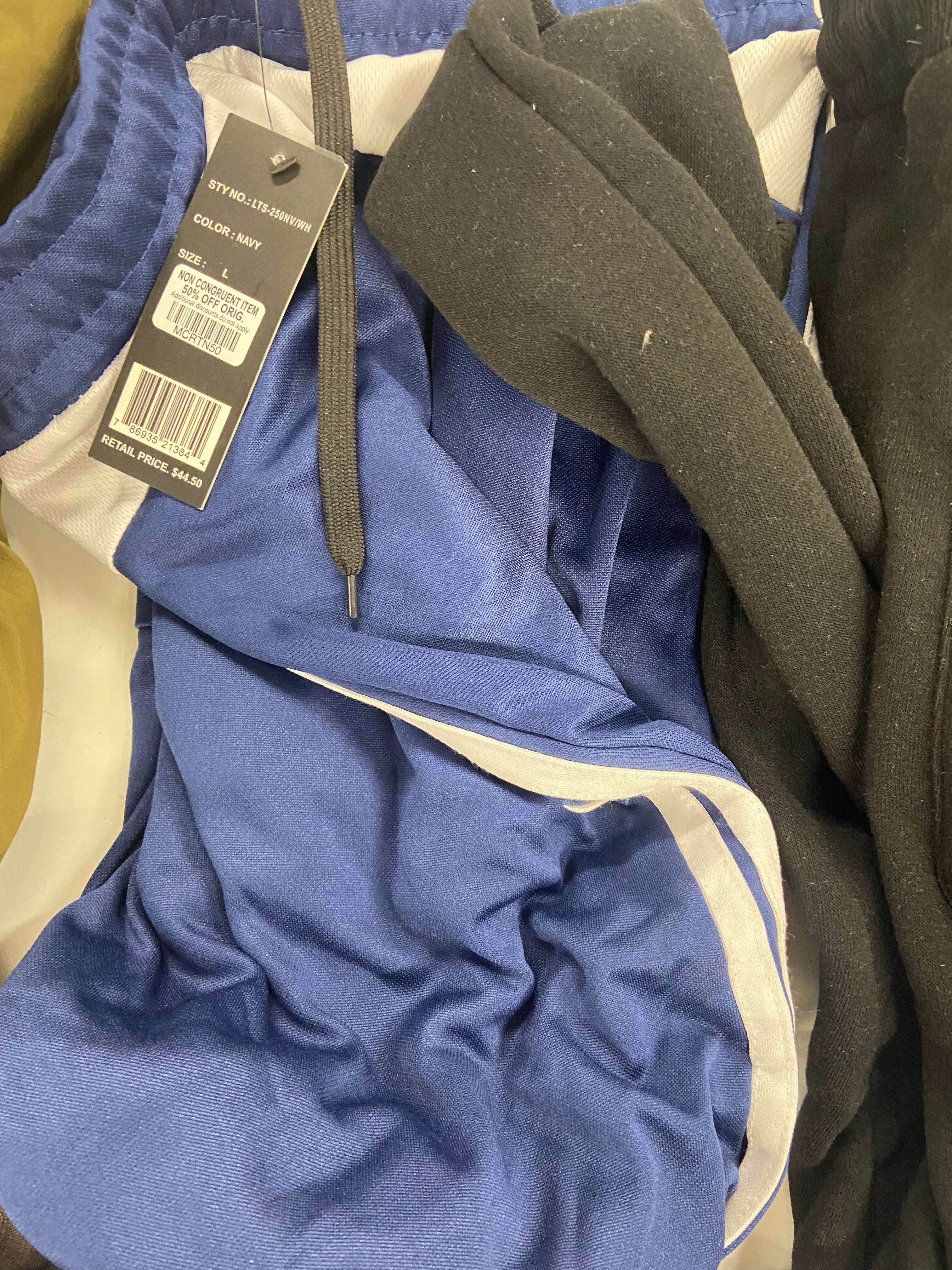 Men's Clothing Bottoms Wholesale Lot, LAUREN RALPH LAUREN, BASS OUTDOOR,KENNETH COLE, GALAXY and more, 7 items, Shelf Pulls, MSRP $722