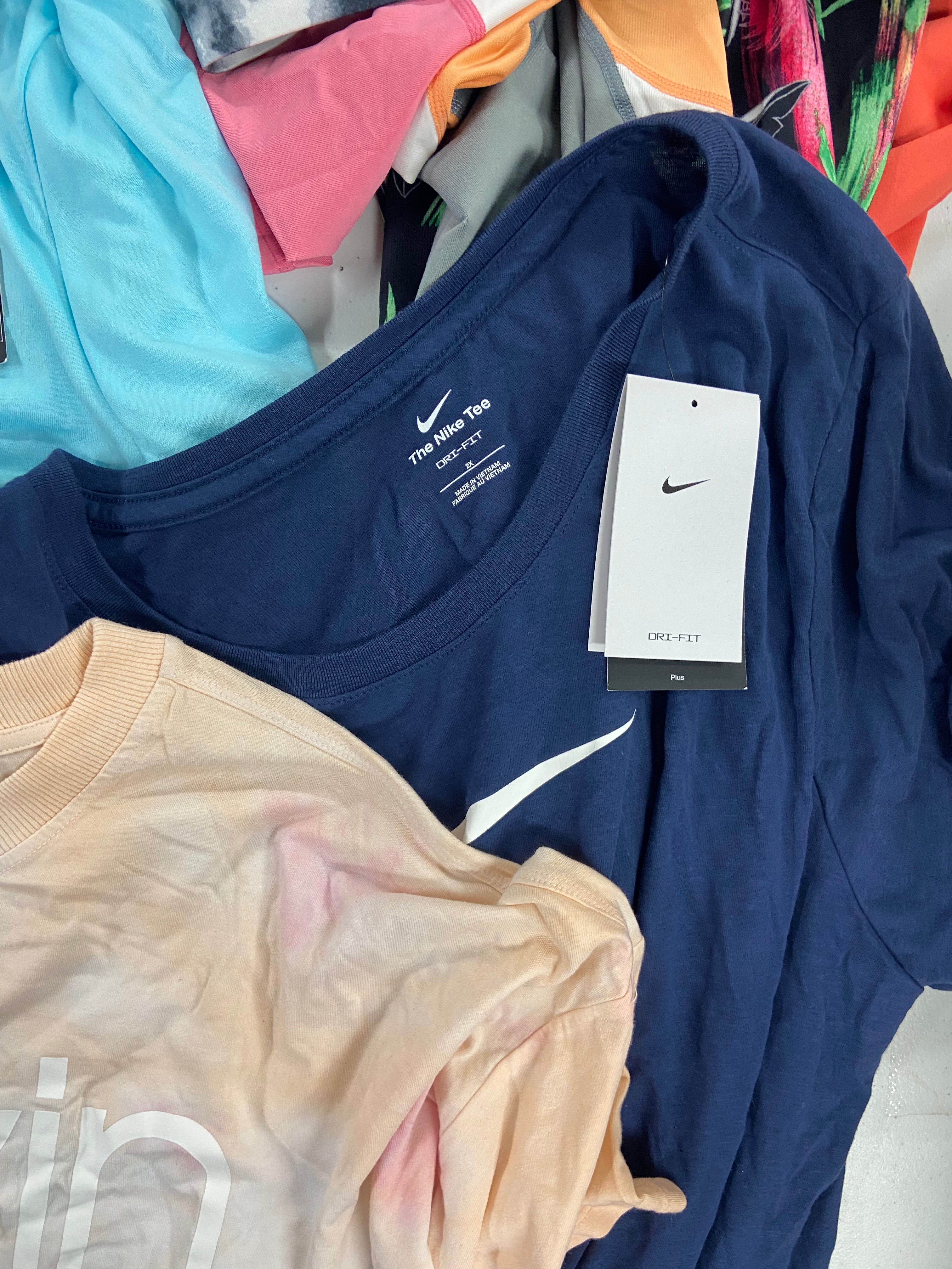 Women's Clothing Activewear Wholesale Lot, CK PERFORMANCE, SALT LIFE, NIKE, 32 DEGREES and more, 21 items, Shelf Pulls, MSRP $689