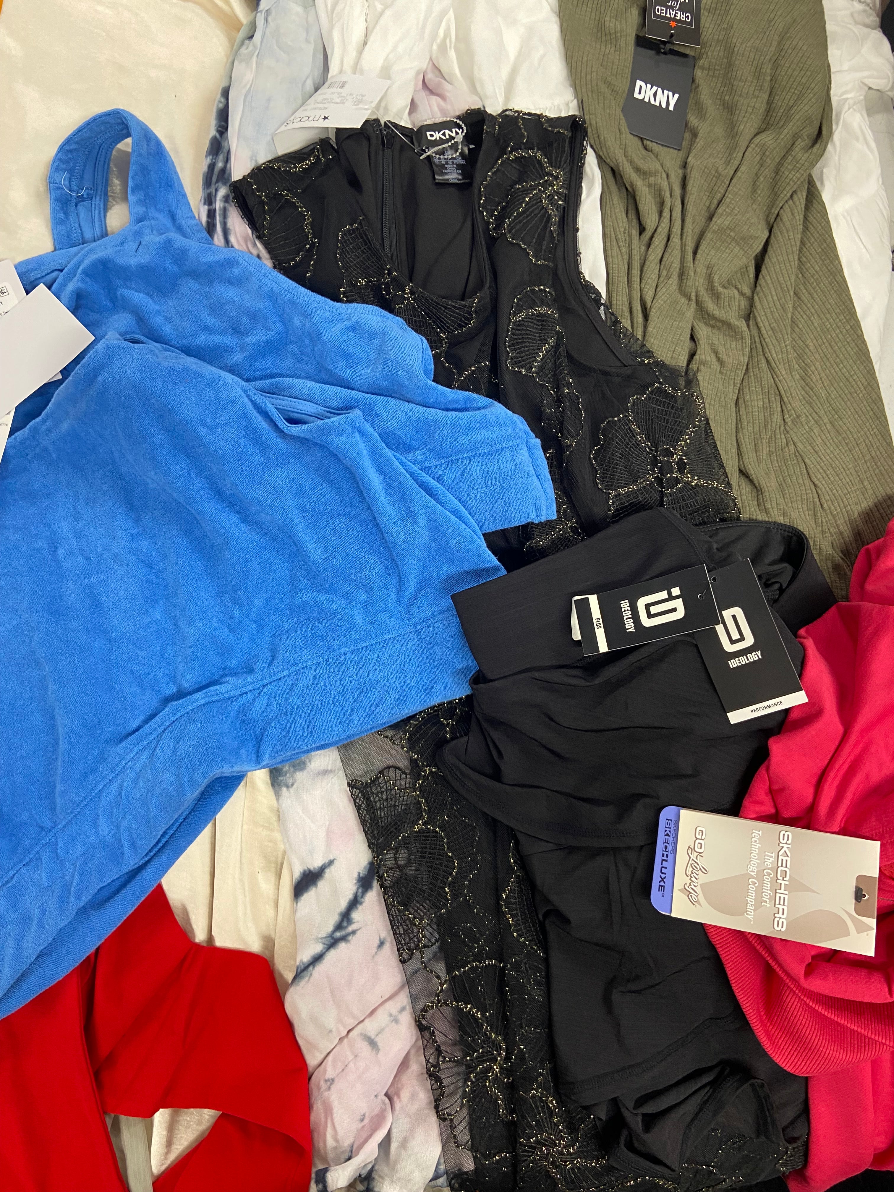 Women's Clothing Dress & Top Wholesale Lot, DKNY, LUCKY BRAND, SKECHERS, VINCE CAMUTO, RAVIYA and more, 13 items, Shelf Pulls, MSRP $813