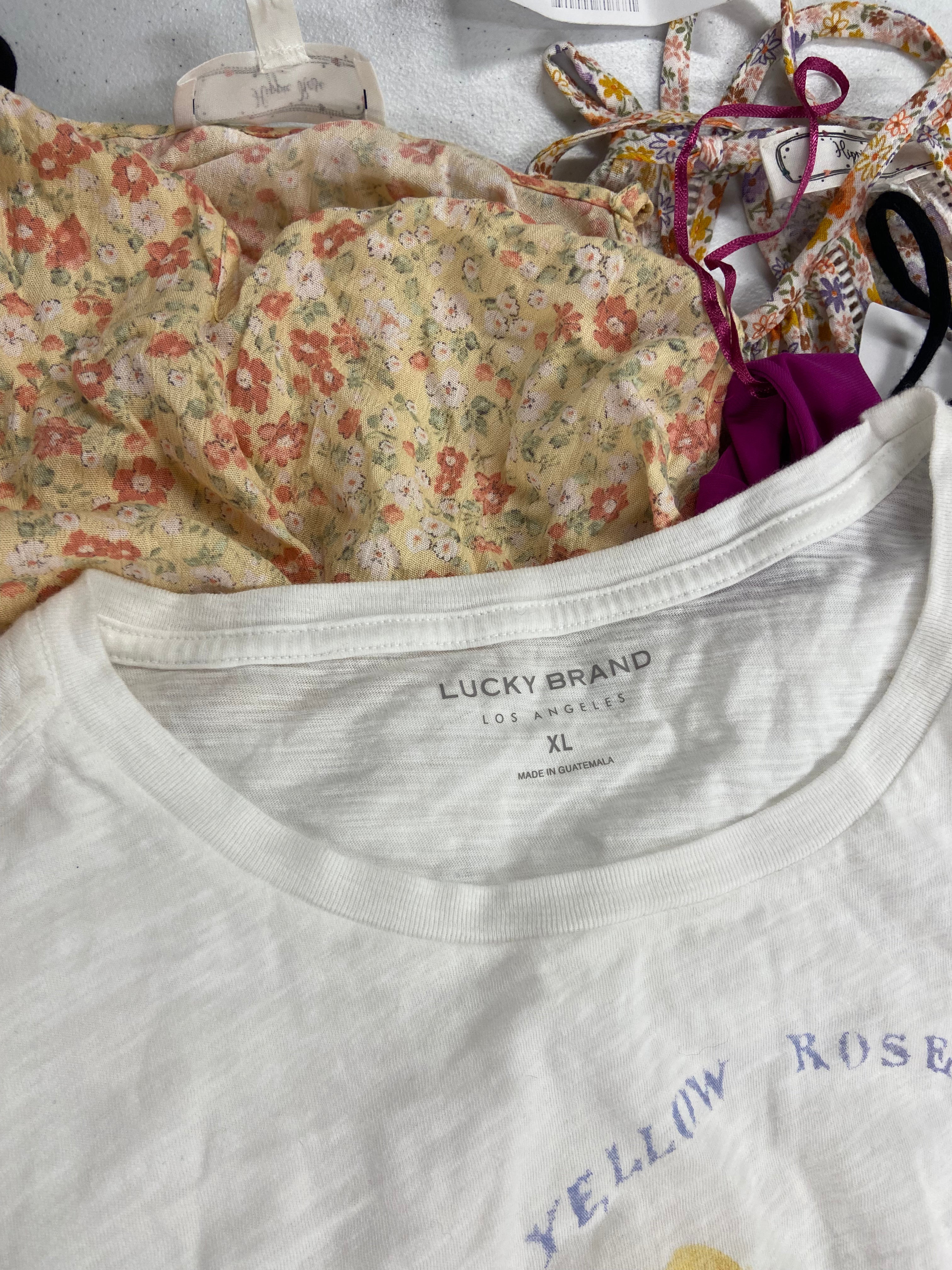 Women's Clothing Assorted Wholesale Lot, LAUREN RALPH LAUREN, LUCKY BRAND, VINCE CAMUTO,  FREE PEOPLE, AMERICAN APPAREL and more, 21 items, Shelf Pulls, MSRP $1,392