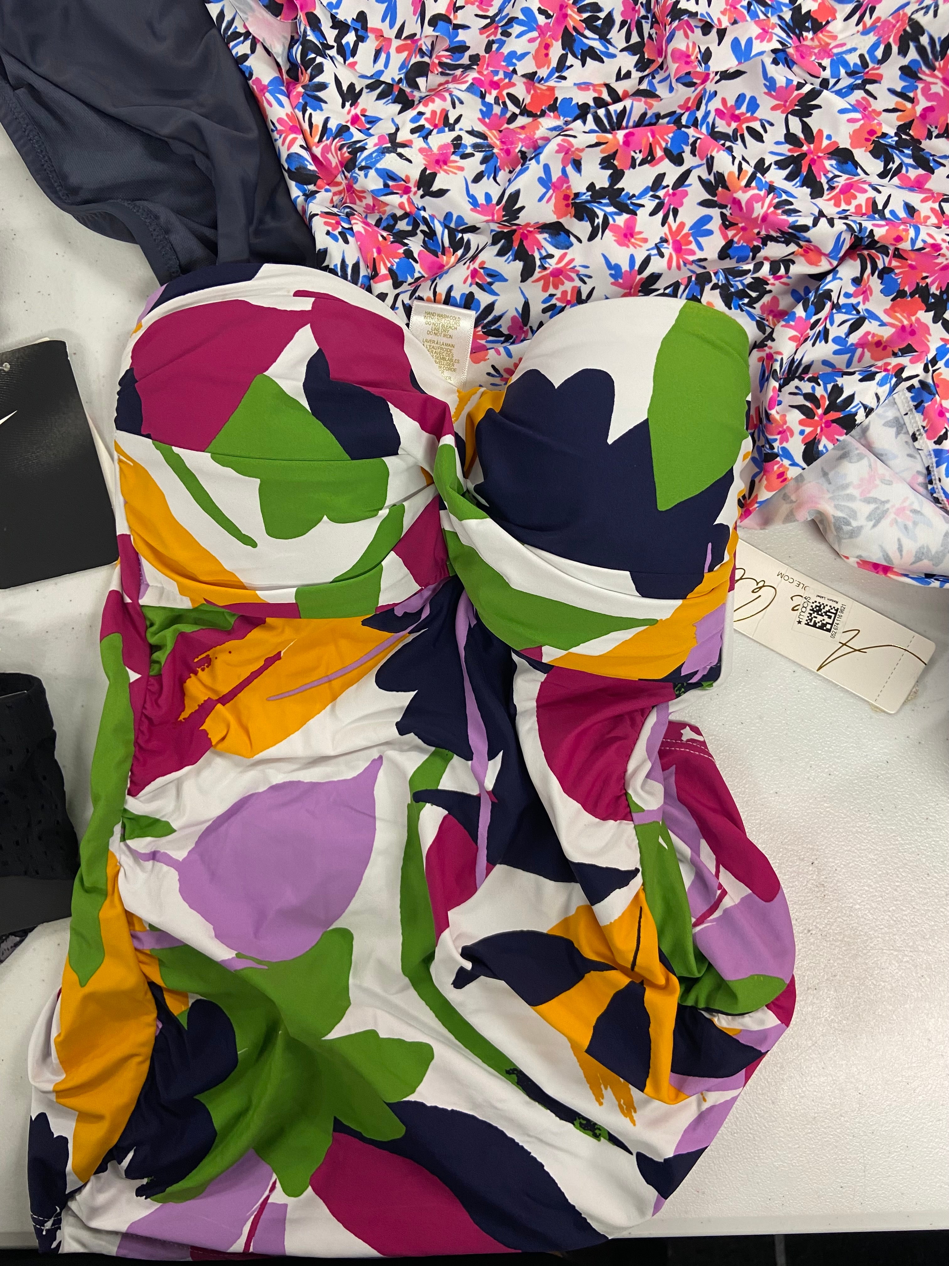 Women's Swimwear Wholesale Lot, NIKE, BAR III, ISLAND ESCAPE, 1 STATE, ANNE COLE, 8 items, Shelf Pulls, MSRP $482