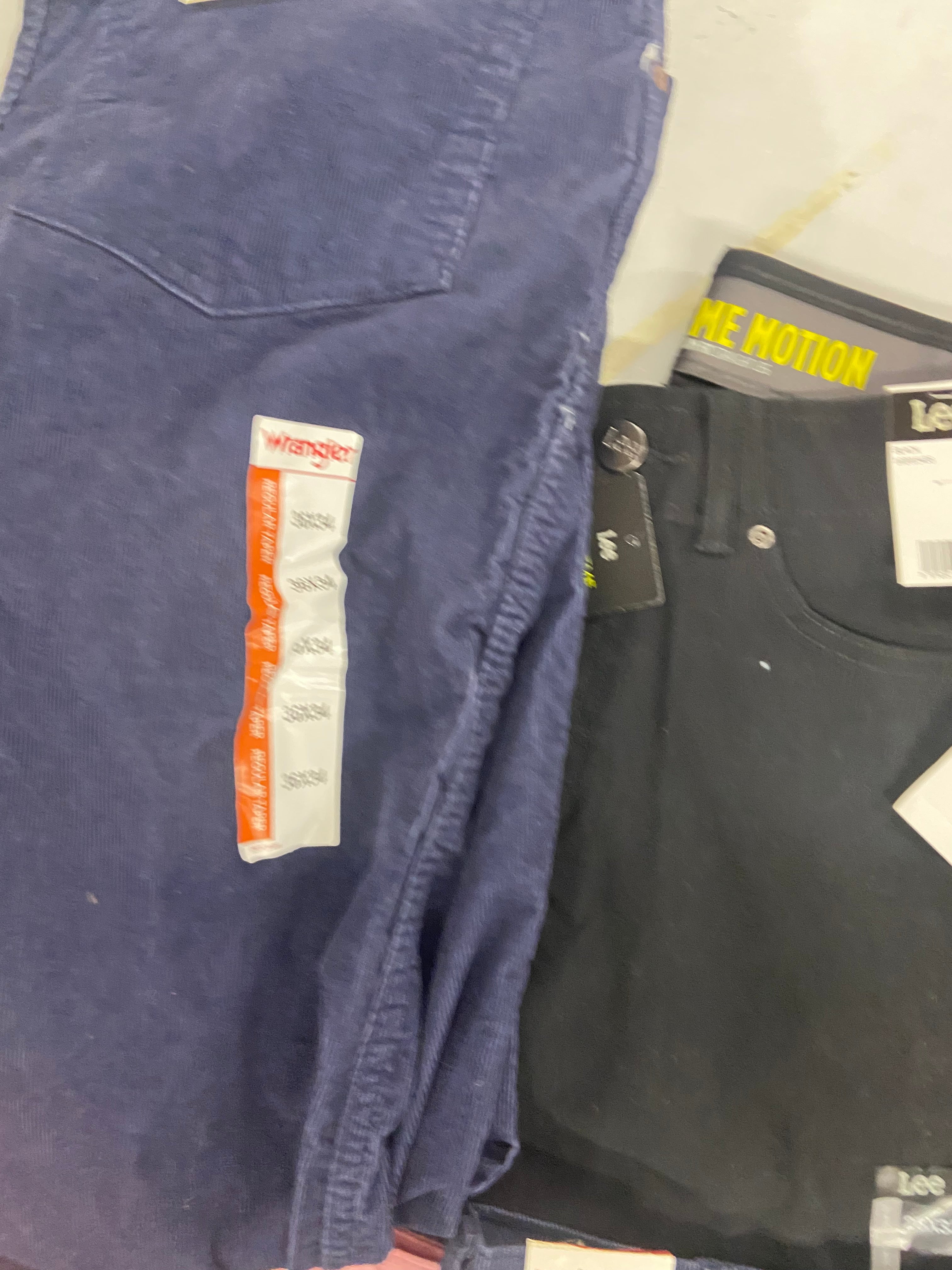 Men's Clothing Bottoms Wholesale Lot, POLO RALPH LAUREN, TAYION, WRANGLER, LEE and more, 9 items, Shelf Pulls, MSRP $835