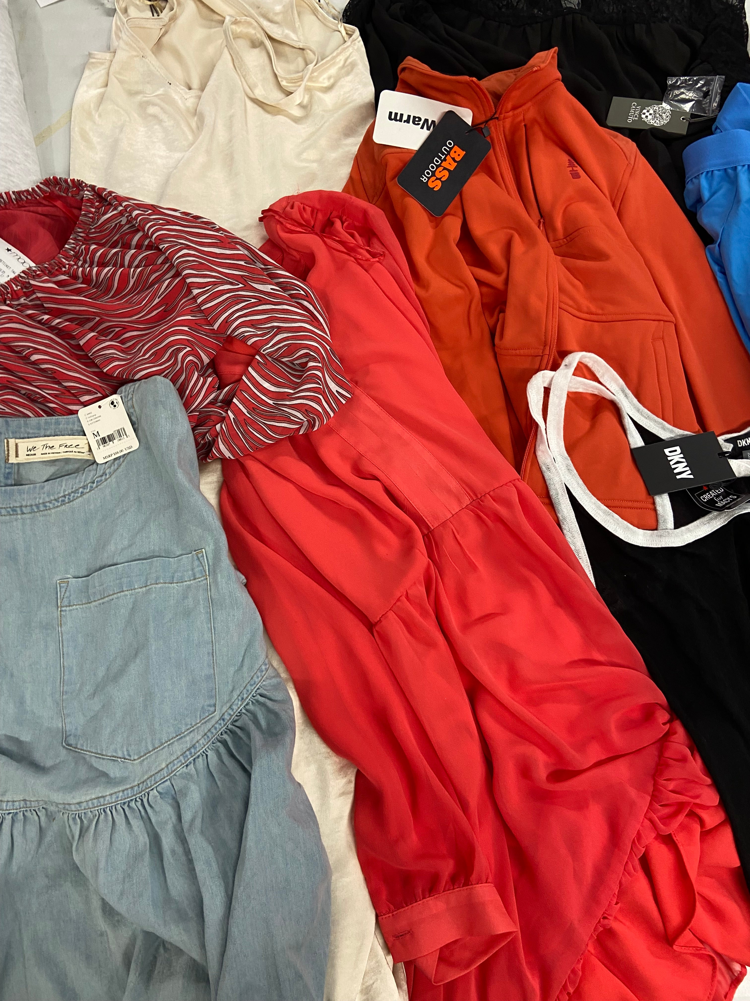 Women's Clothing Tops & Dresses Wholesale Lot, DKNY, MICHAEL KORS, FREE PEOPLE, VINCE CAMUTO, BASS OUTDOOR and more, 9 items, Shelf Pulls, MSRP $679