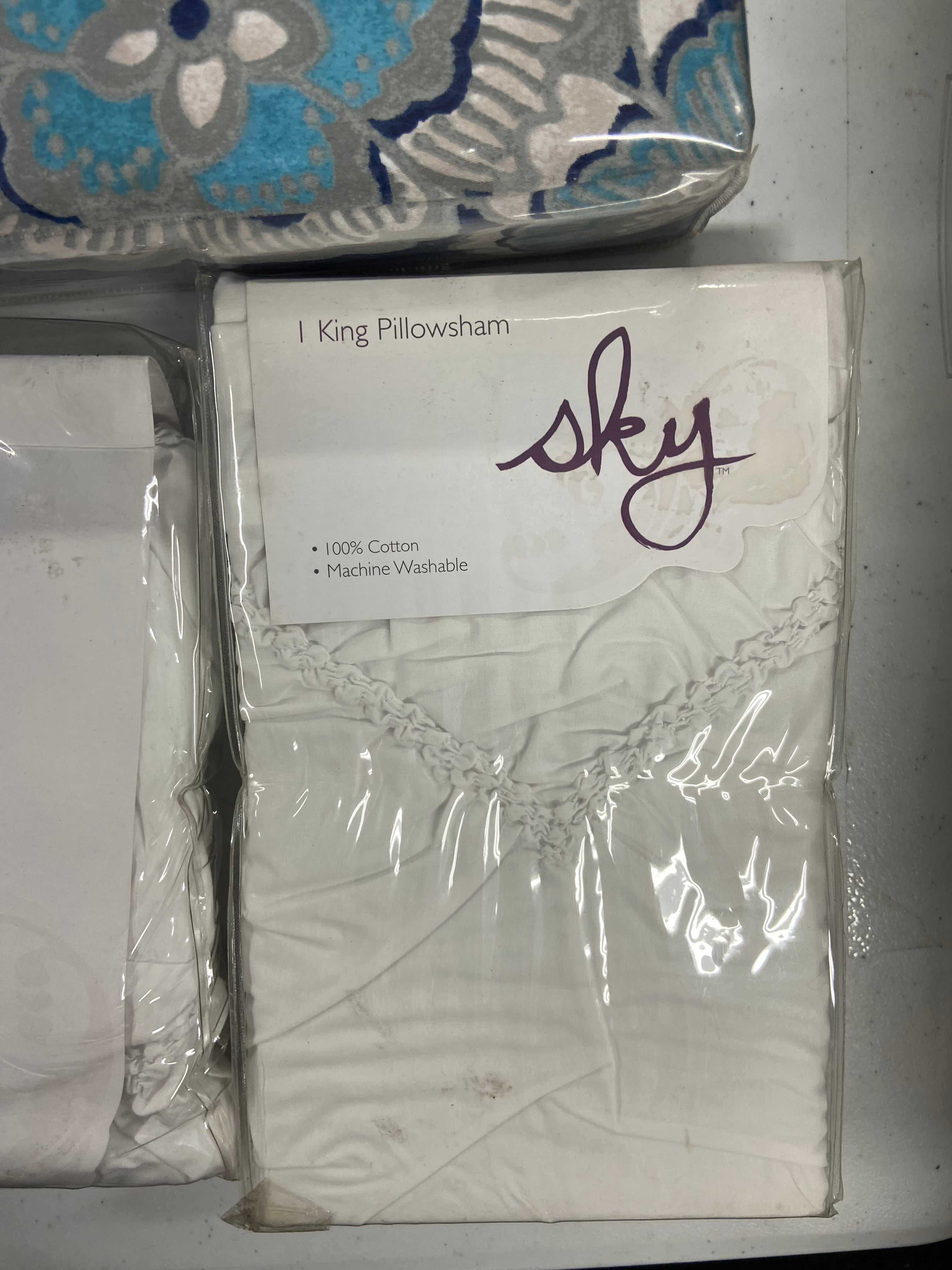 Decorative Pillows,  Duvet Cover Set & Others Wholesale Lot, SKY MIA, SKY SMOCK, OAKE, KAS ROOM SPARROW & WREN and More, 9 items, Shelf Pulls, MSRP $719