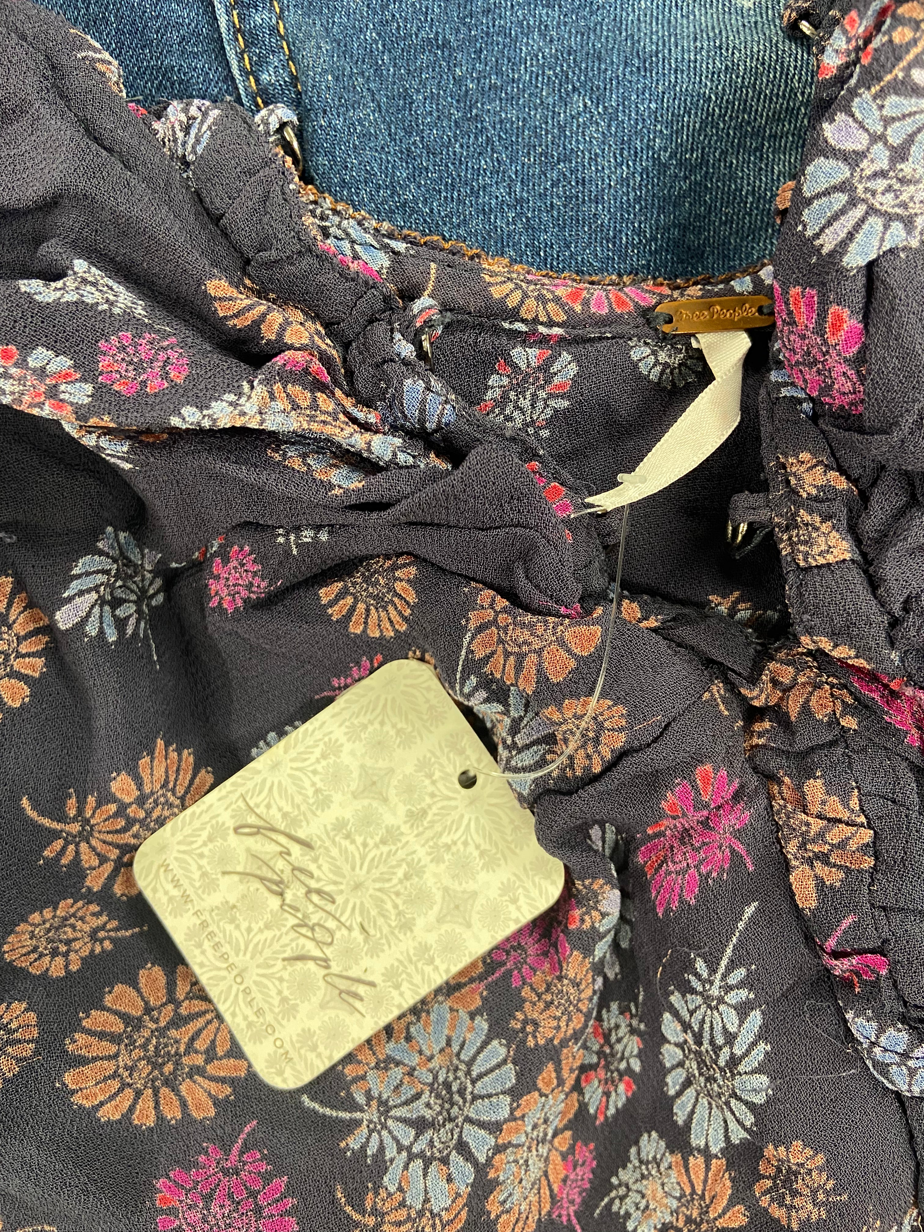 Women's Clothing Assorted Wholesale Lot, JOE'S, NIKE, ADIDAS, FREE PEOPLE, VINCE CAMUTO, AMERICAN APPAREL and more, 29 items, Shelf Pulls, MSRP $1,055