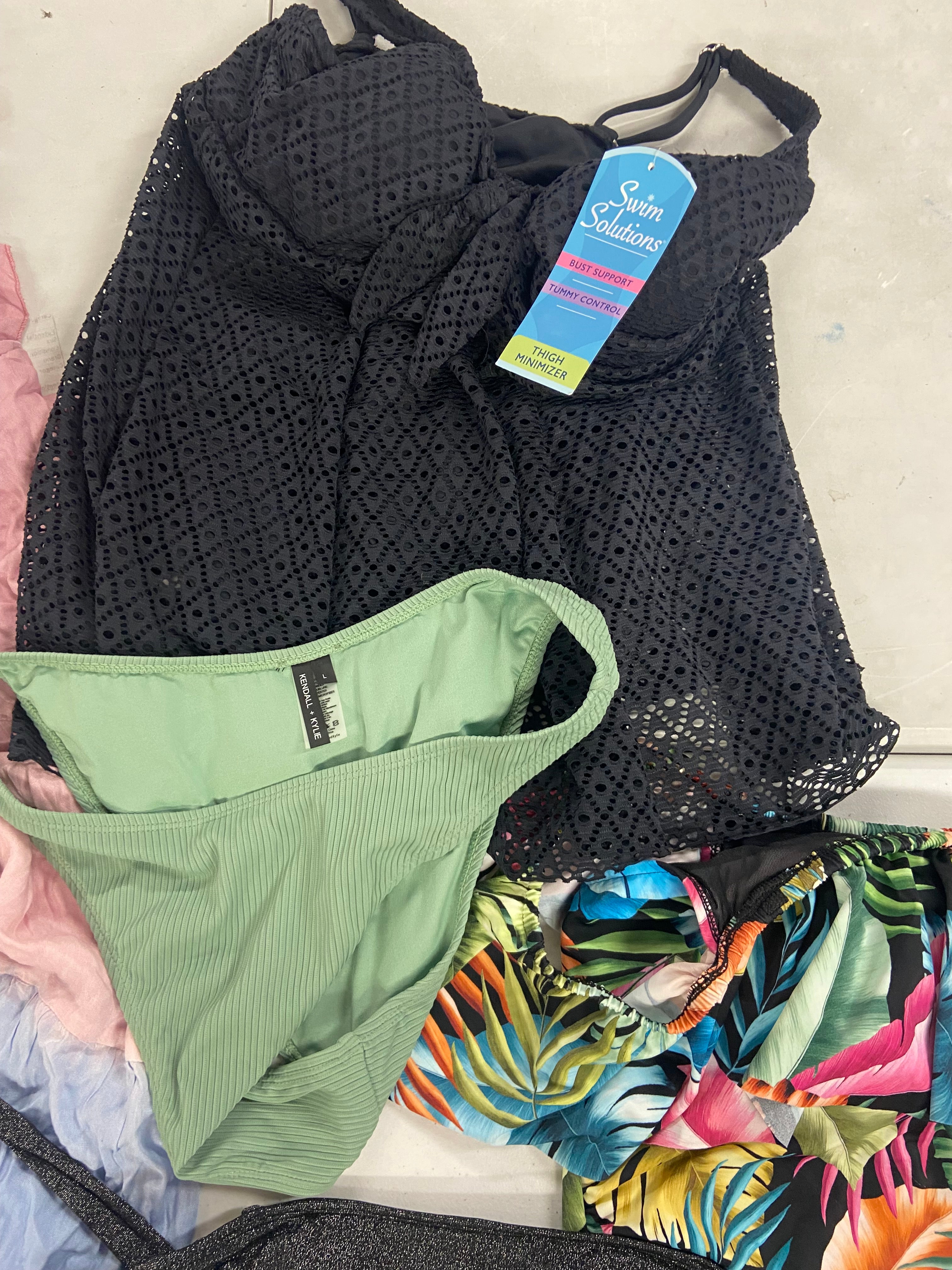 Women's Swimwear Wholesale Lot, KENDALL+KYLIE, RALPH LAUREN, SWIM SOLUTIONS, SALT + COVE and more, 9 items, Shelf Pulls, MSRP $578
