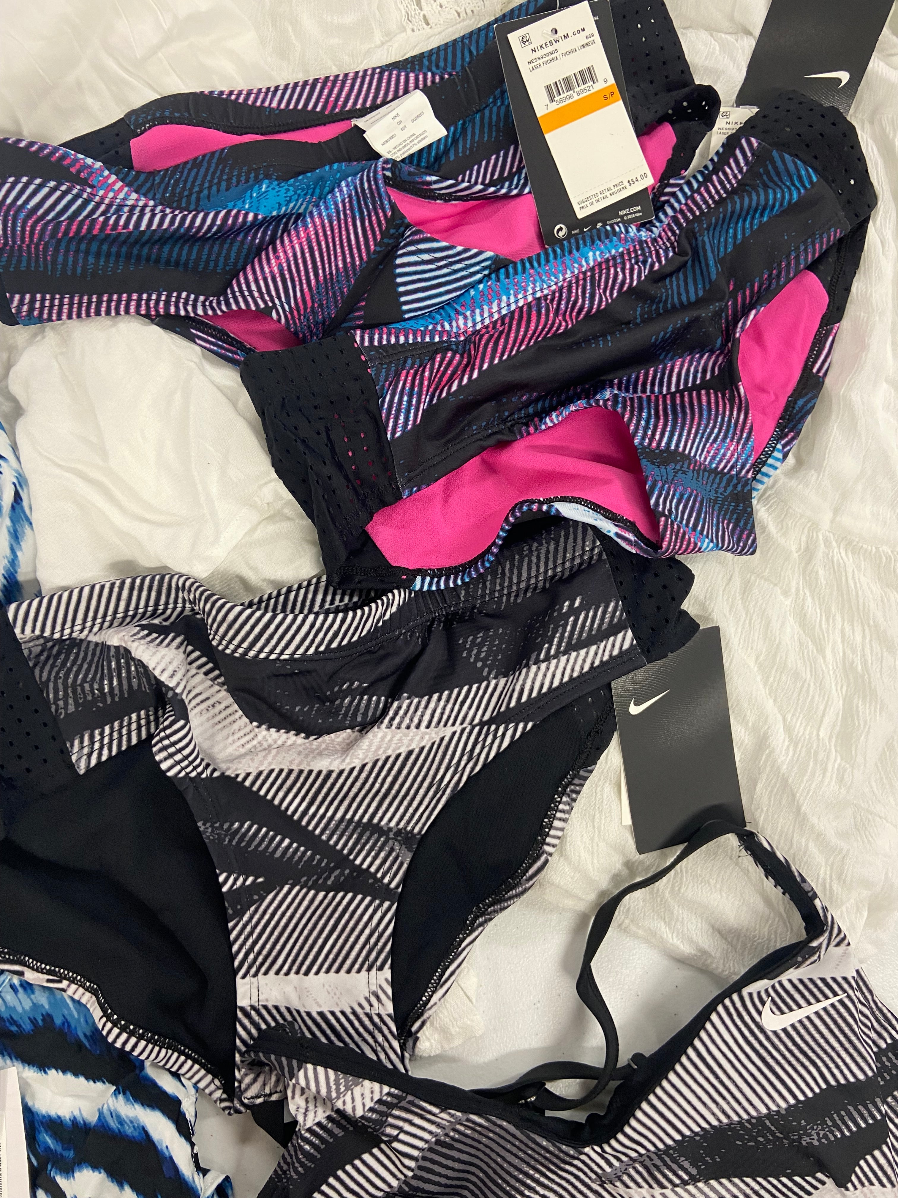 Women's Swimwear Wholesale Lot, LA BLANCA, NIKE, RAVIYA, CLUBZ 9 items, Shelf Pulls, MSRP $549