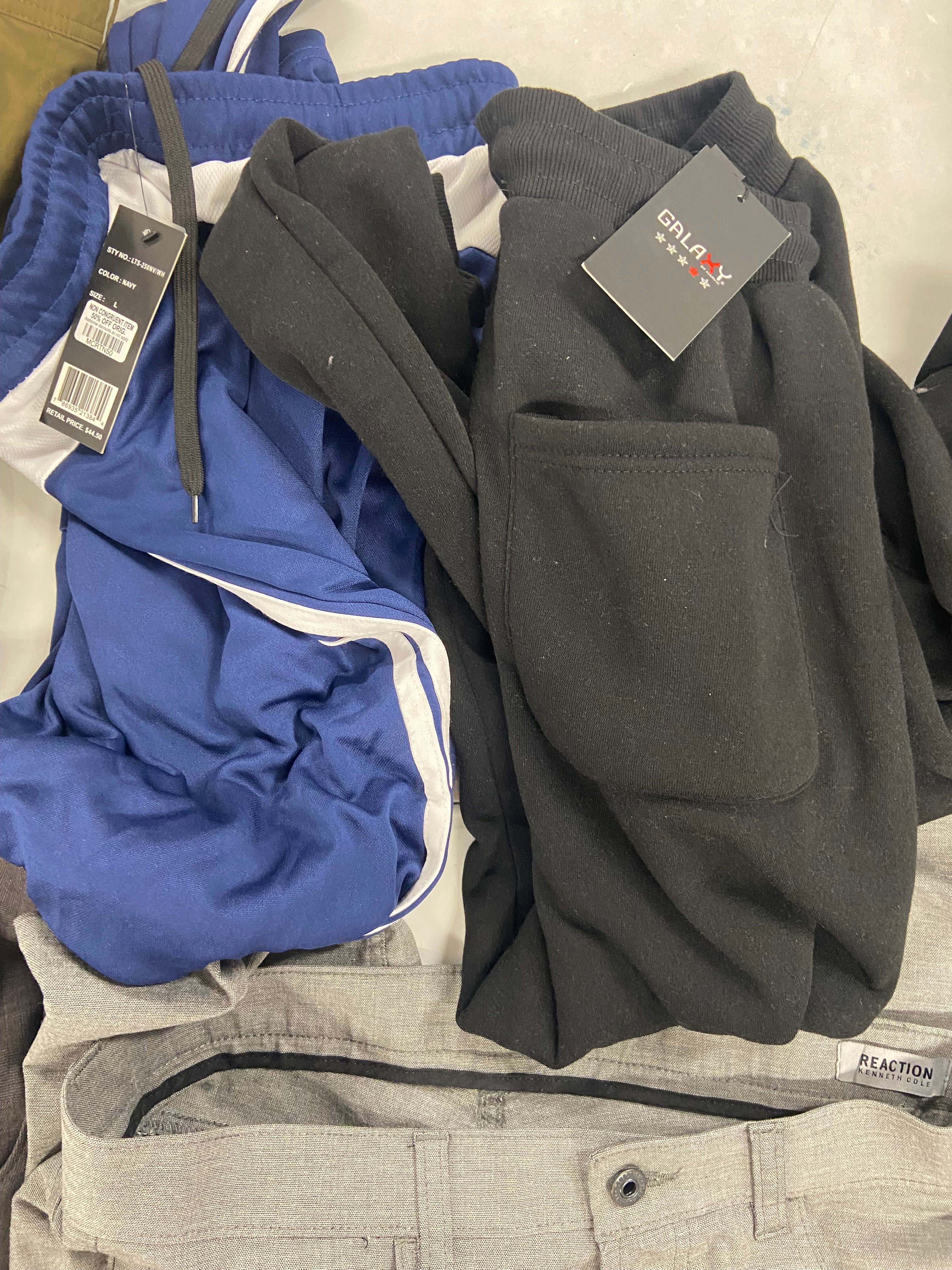 Men's Clothing Bottoms Wholesale Lot, LAUREN RALPH LAUREN, BASS OUTDOOR,KENNETH COLE, GALAXY and more, 7 items, Shelf Pulls, MSRP $722