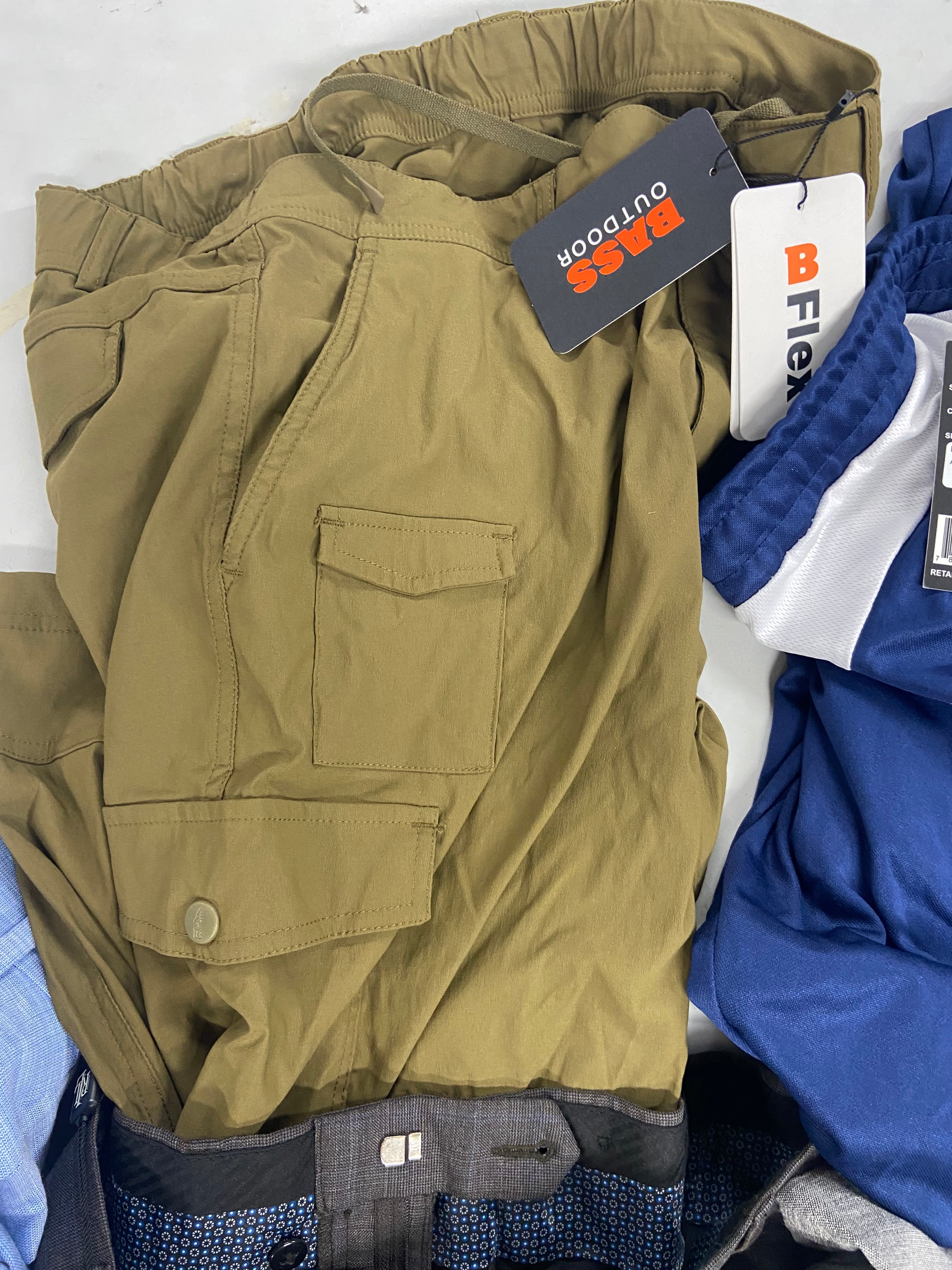 Men's Clothing Bottoms Wholesale Lot, LAUREN RALPH LAUREN, BASS OUTDOOR,KENNETH COLE, GALAXY and more, 7 items, Shelf Pulls, MSRP $722