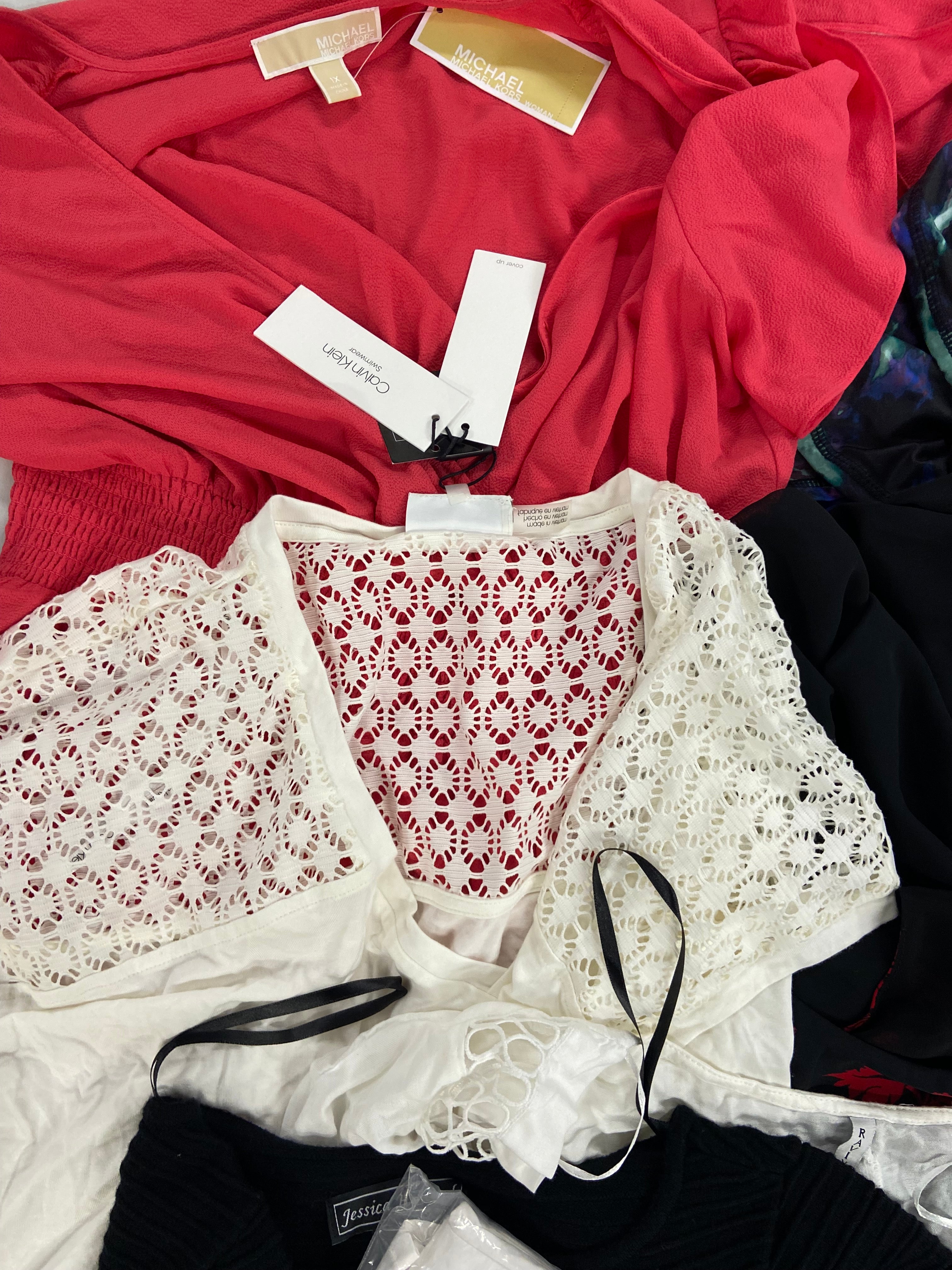 Women's Clothing Assorted Wholesale Lot, MICHAEL KORS, DKNY, CALVIN KLEIN, VINCE CAMUTO, RAVIYA, JESSICA HOWARD and more, 15 items, Shelf Pulls, MSRP $1,036