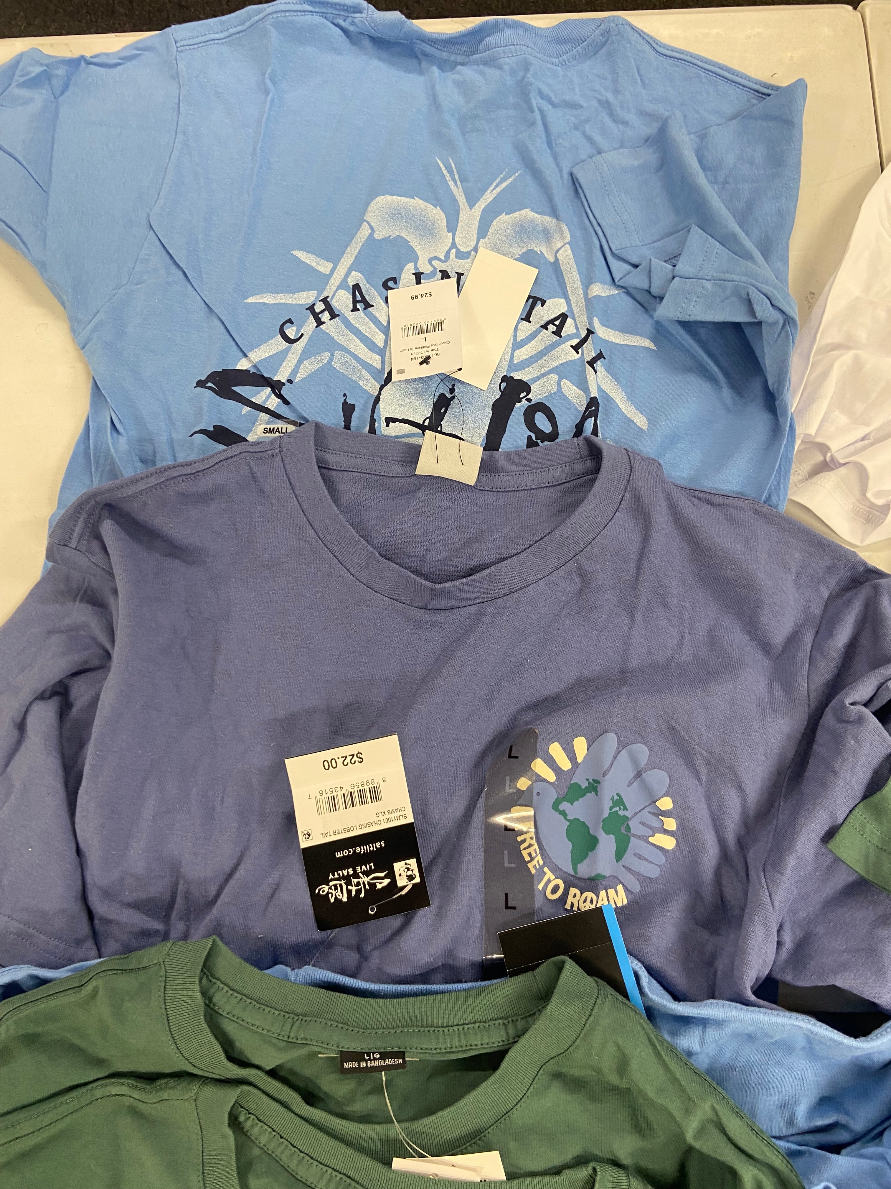 Men's Clothing T-Shirts Wholesale Lot, COLUMBIA, ADIDAS, COTTON ON, SALT LIFE, 14 items, Shelf Pulls, MSRP $413