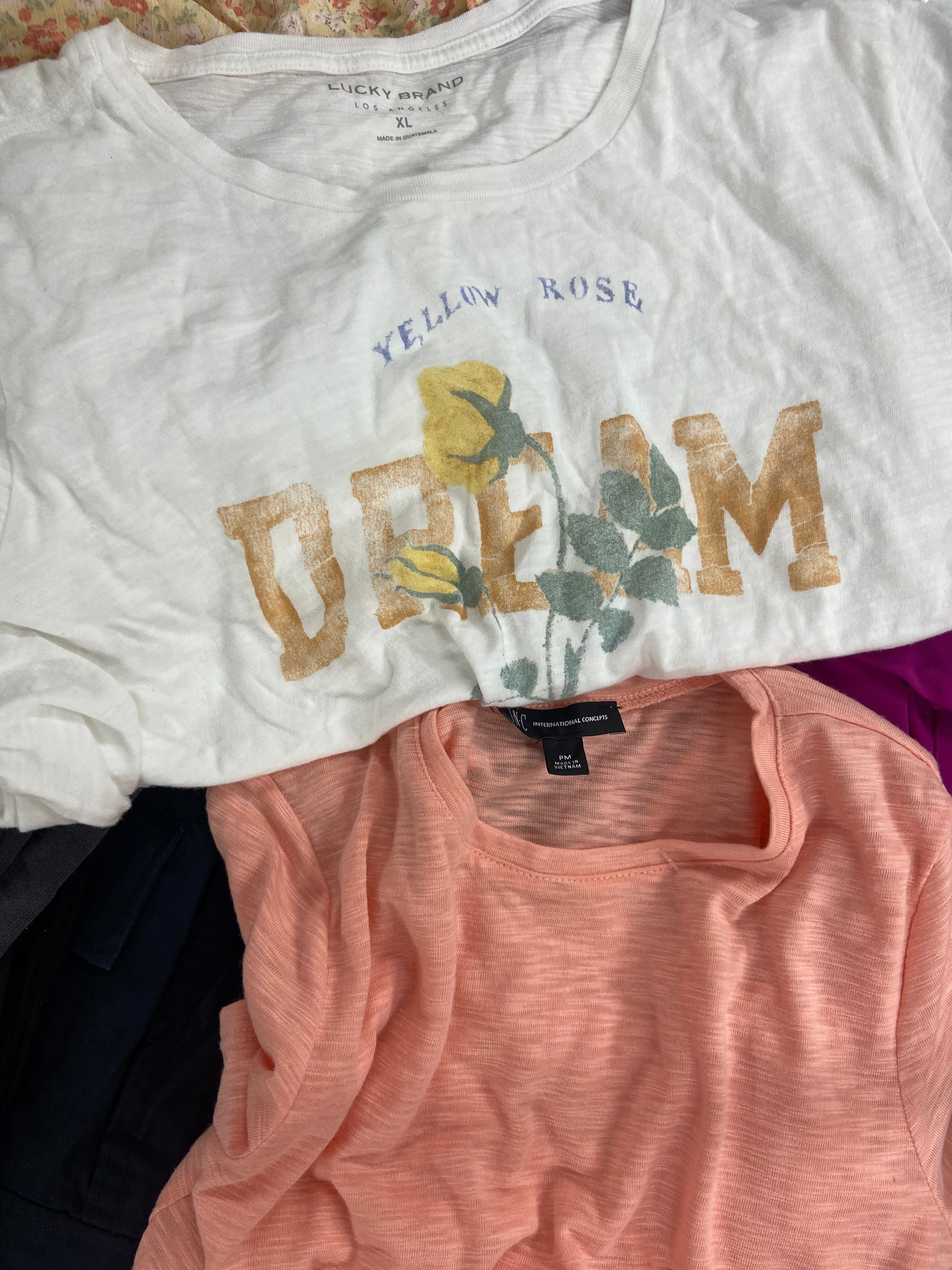 Women's Clothing Assorted Wholesale Lot, LAUREN RALPH LAUREN, LUCKY BRAND, VINCE CAMUTO,  FREE PEOPLE, AMERICAN APPAREL and more, 21 items, Shelf Pulls, MSRP $1,392