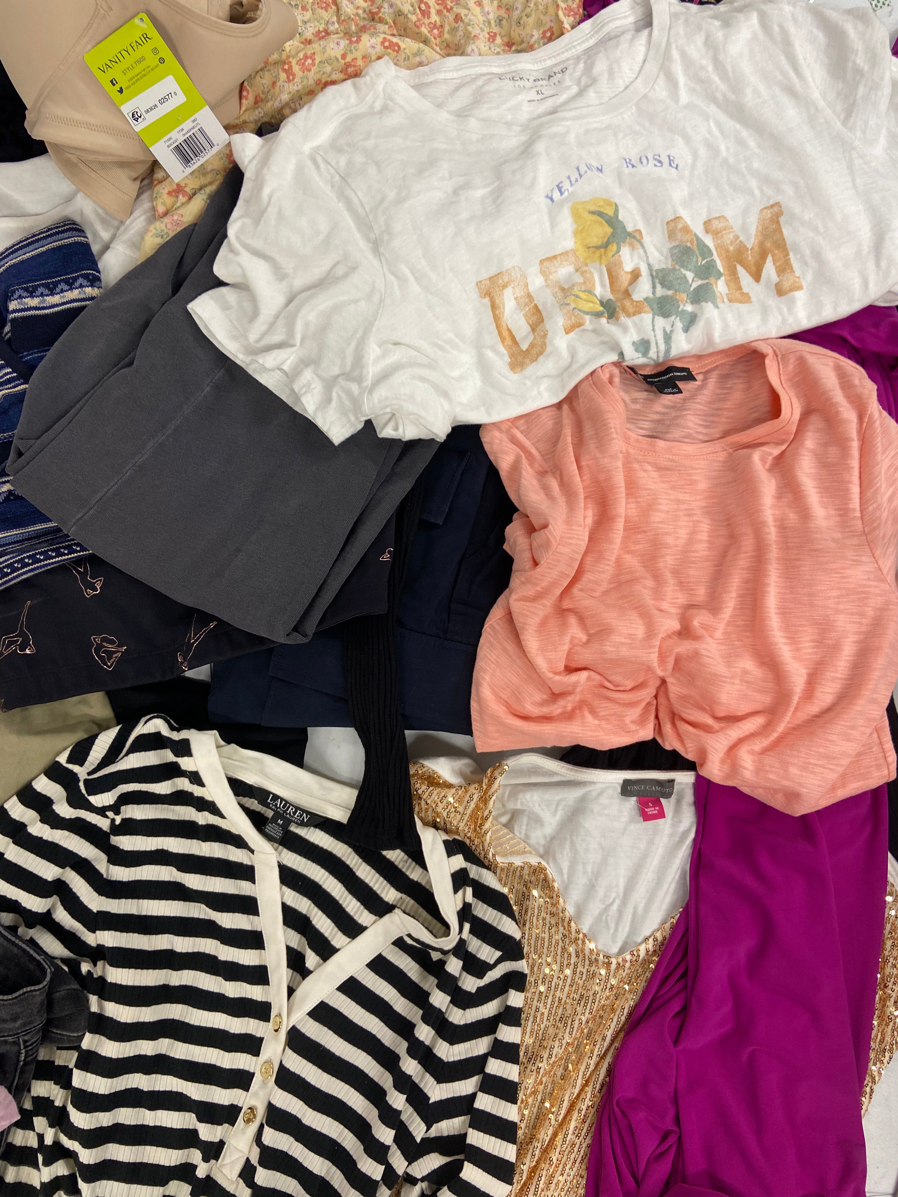 Women's Clothing Assorted Wholesale Lot, LAUREN RALPH LAUREN, LUCKY BRAND, VINCE CAMUTO,  FREE PEOPLE, AMERICAN APPAREL and more, 21 items, Shelf Pulls, MSRP $1,392