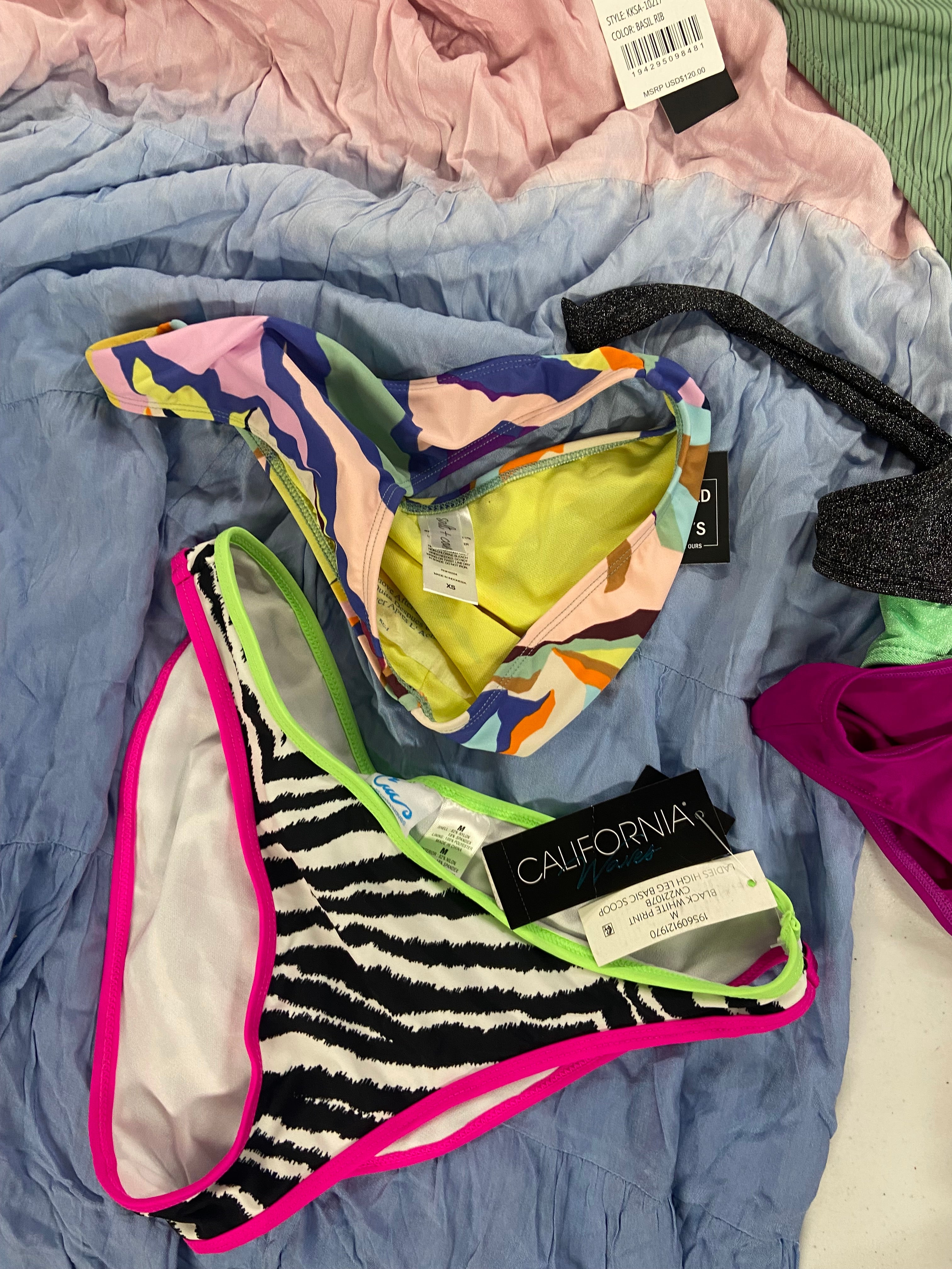 Women's Swimwear Wholesale Lot, KENDALL+KYLIE, RALPH LAUREN, SWIM SOLUTIONS, SALT + COVE and more, 9 items, Shelf Pulls, MSRP $578