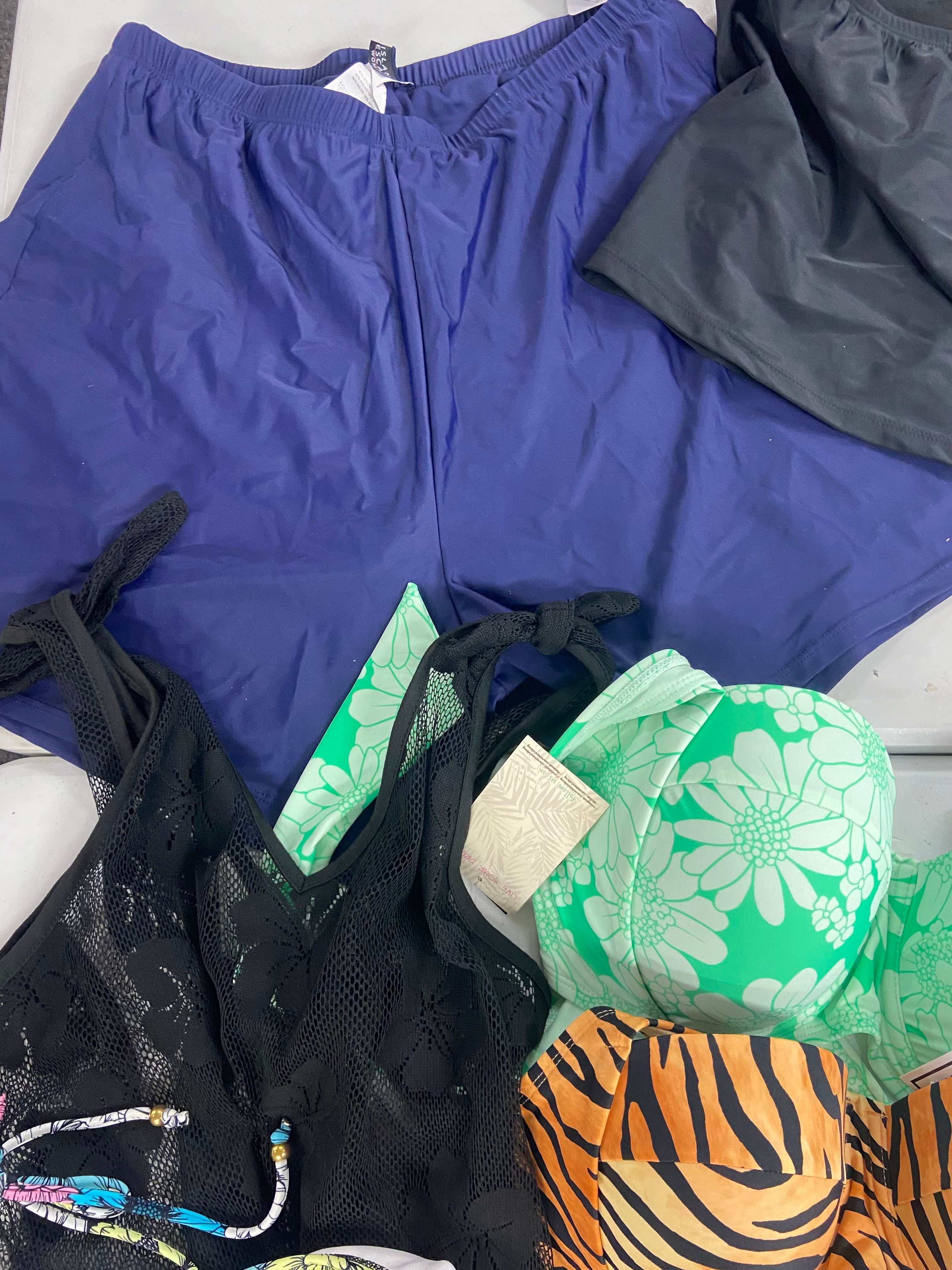 Women's Swimwear Wholesale Lot, ISLAND ESCAPE, JESSICA SIMPSON,MIKEN CLOTHING, SALT + COVE, 15 items, Shelf Pulls, MSRP $564