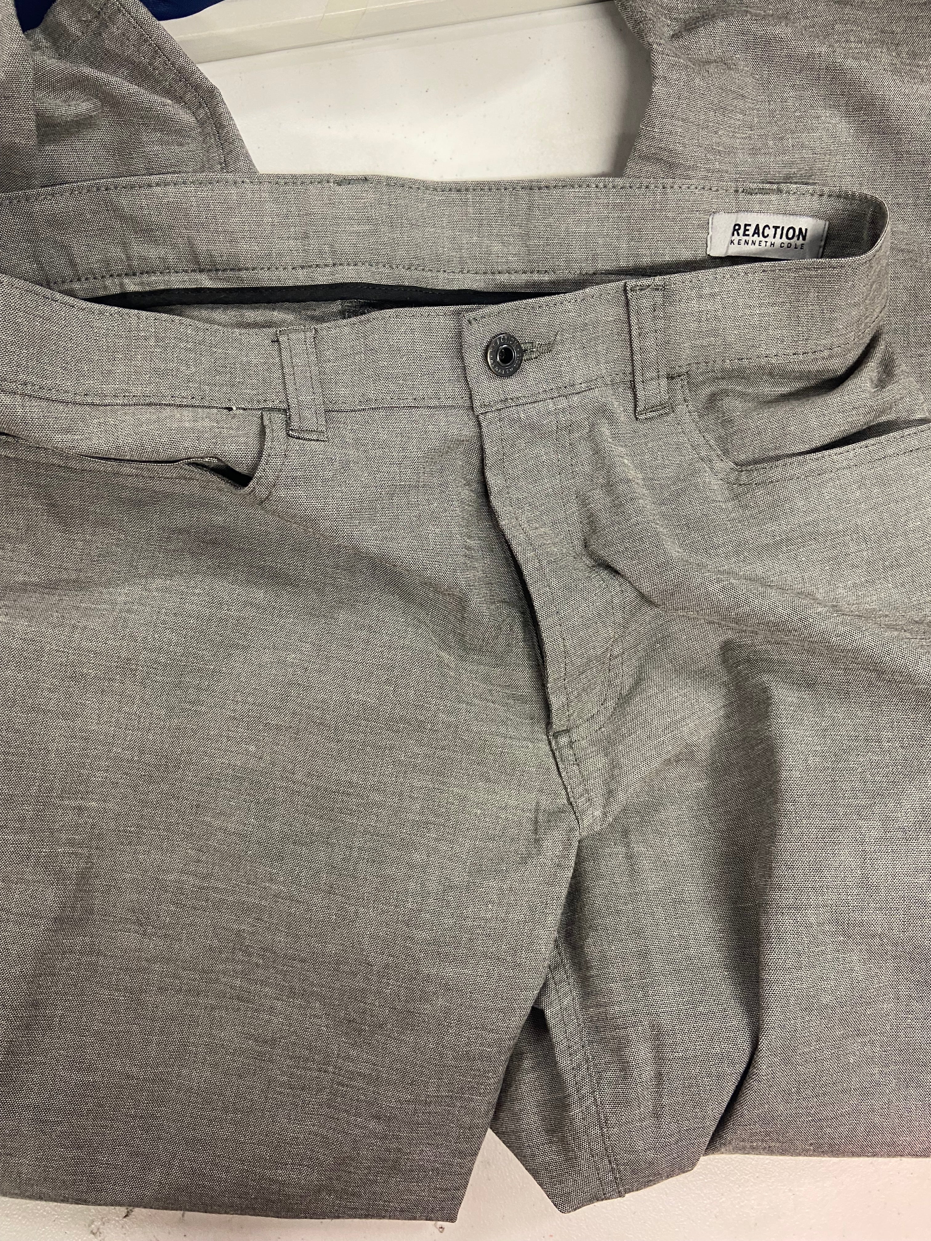 Men's Clothing Bottoms Wholesale Lot, LAUREN RALPH LAUREN, BASS OUTDOOR,KENNETH COLE, GALAXY and more, 7 items, Shelf Pulls, MSRP $722
