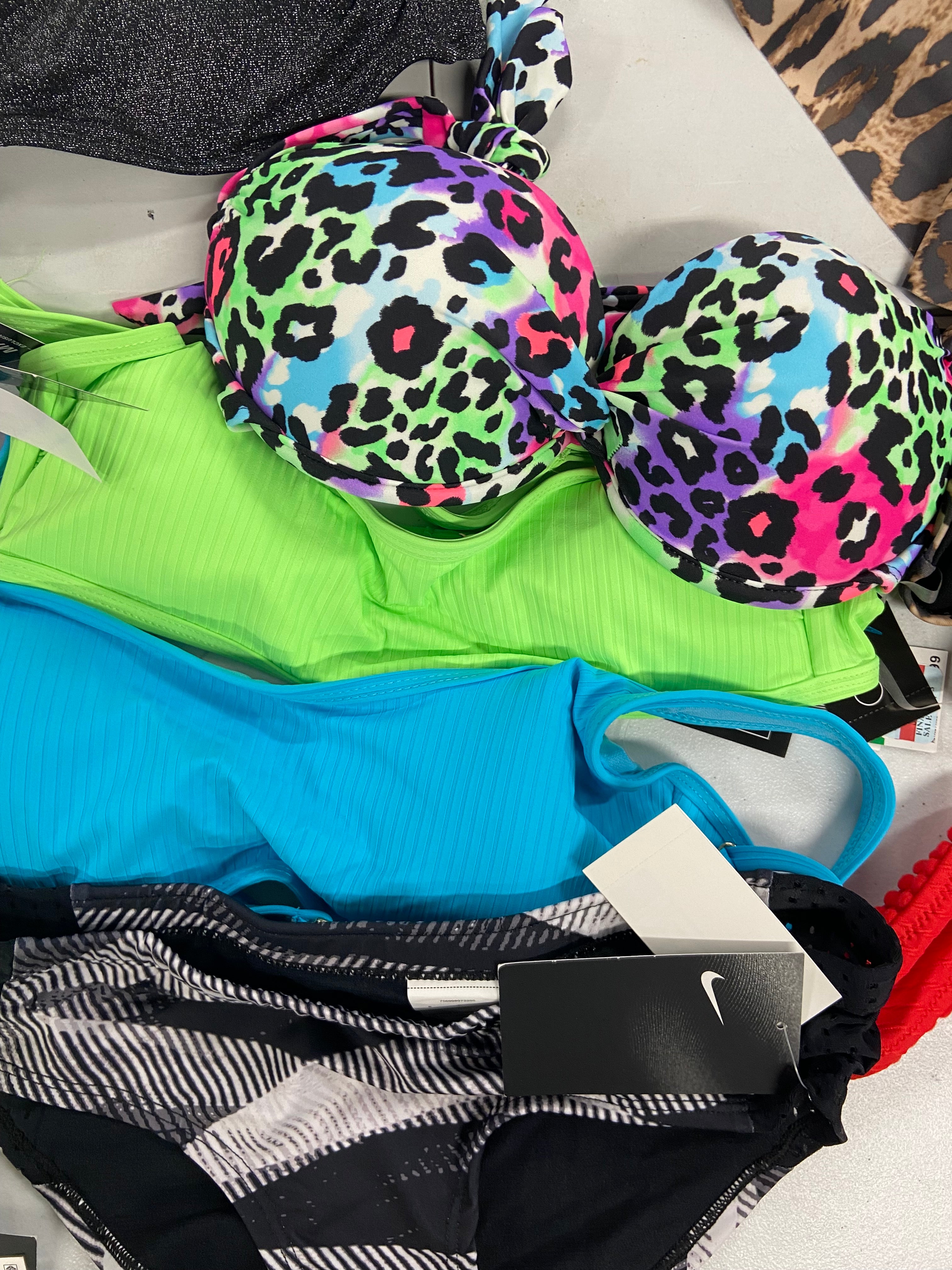 Women's Swimwear Wholesale Lot, NIKE, JESSICA SIMPSON, SALT + COVE, CALIFORNIA WAVES and more, 10 items, Shelf Pulls, MSRP $509