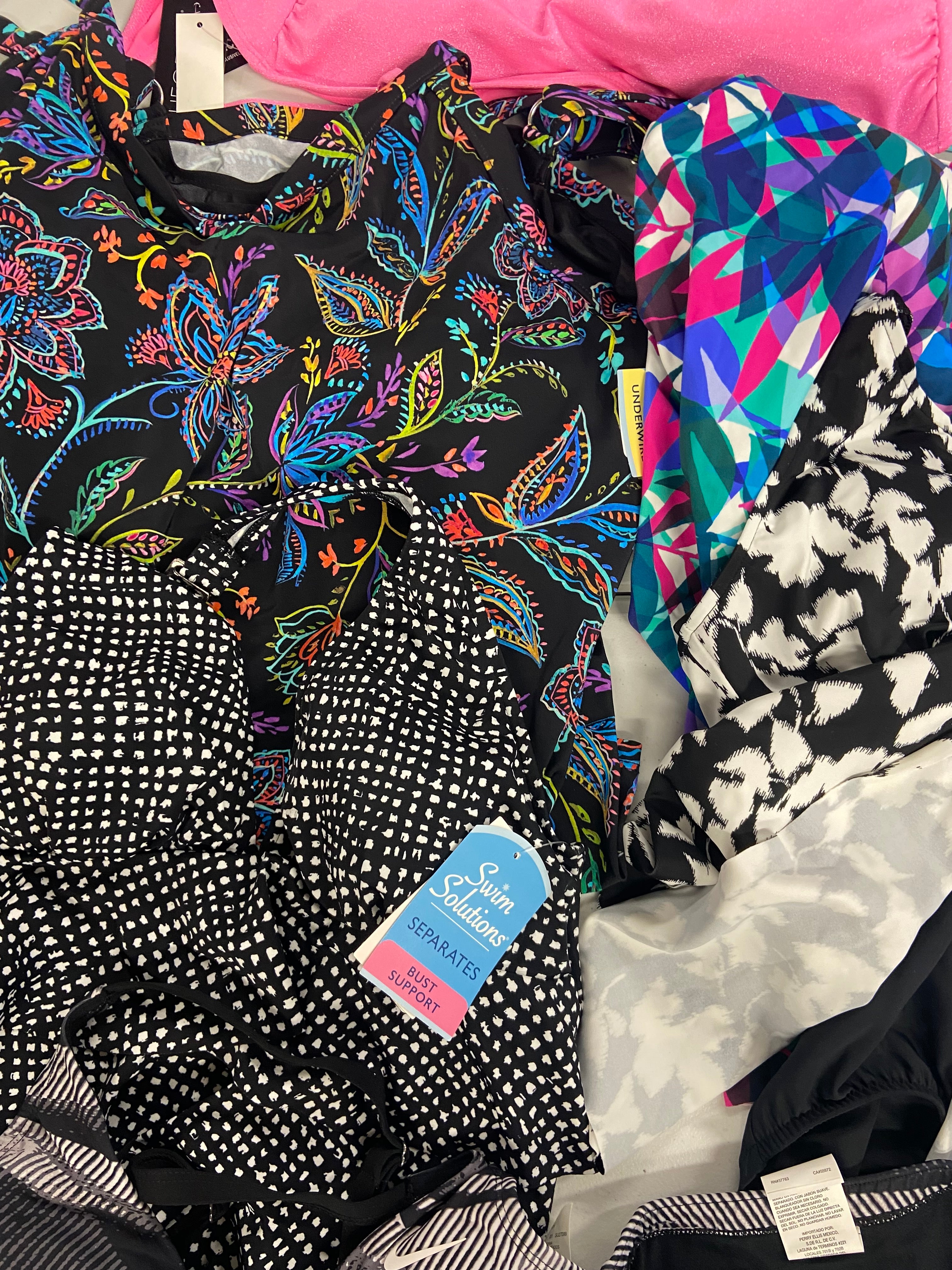 Women's Swimwear Wholesale Lot, LAUREN RALPH LAUREN, KATE SPADE, NIKE, SWIM SOLUTIONS, CARMEN MARC VALVO and more 15 items, Shelf Pulls, MSRP $737