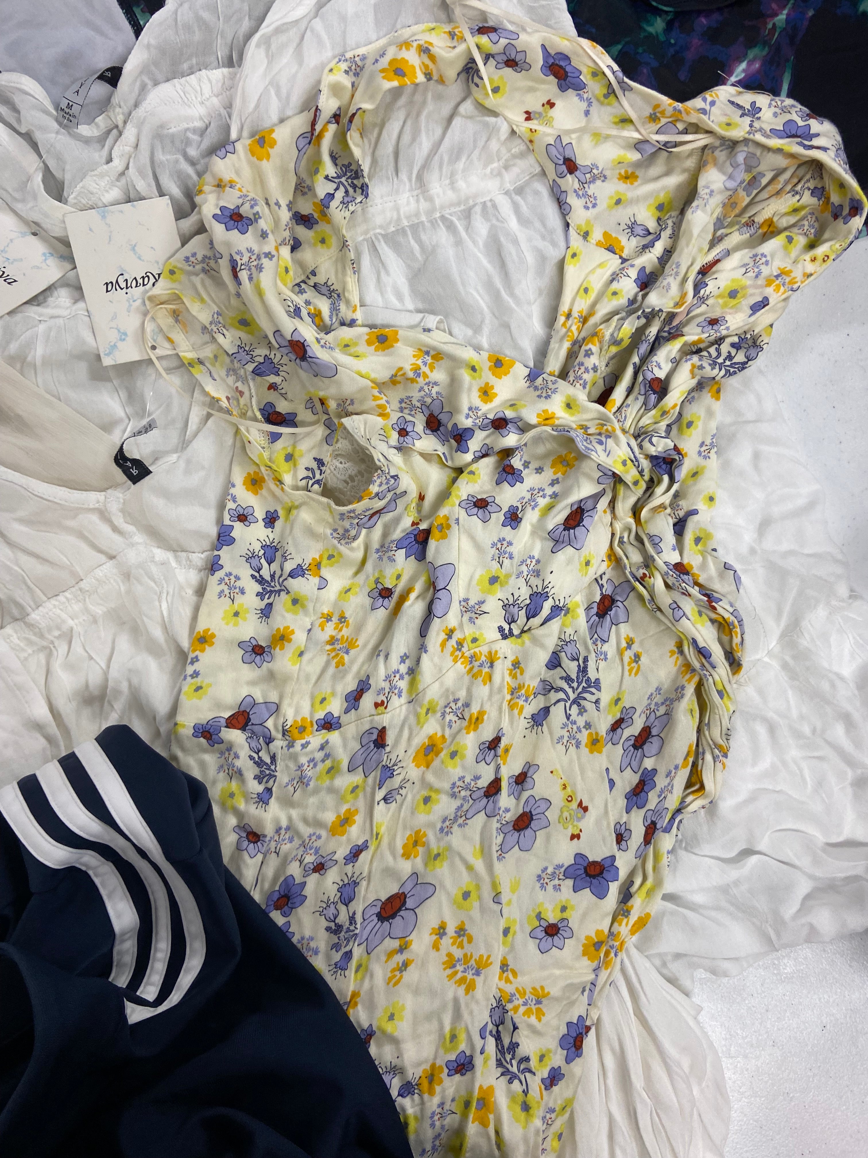 Women's Clothing Assorted Wholesale Lot, ADIDDAS, SKECHERS, VINCE CAMUTO, RAVIYA and more, 11 items, Shelf Pulls, MSRP $687